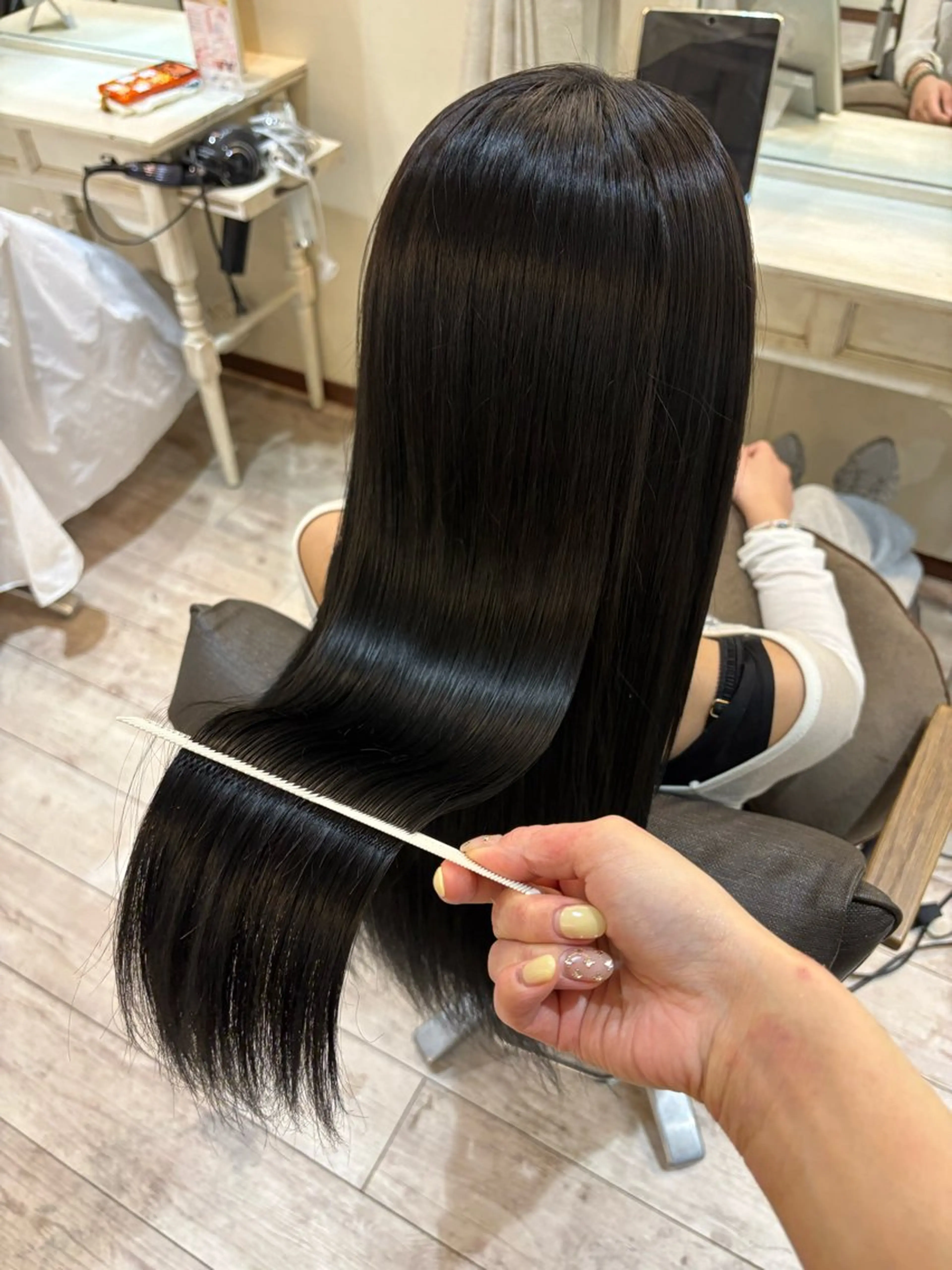 ロング カラー 艶カラー/縮毛矯正/ レイヤー/栄/あやかのヘアスタイル