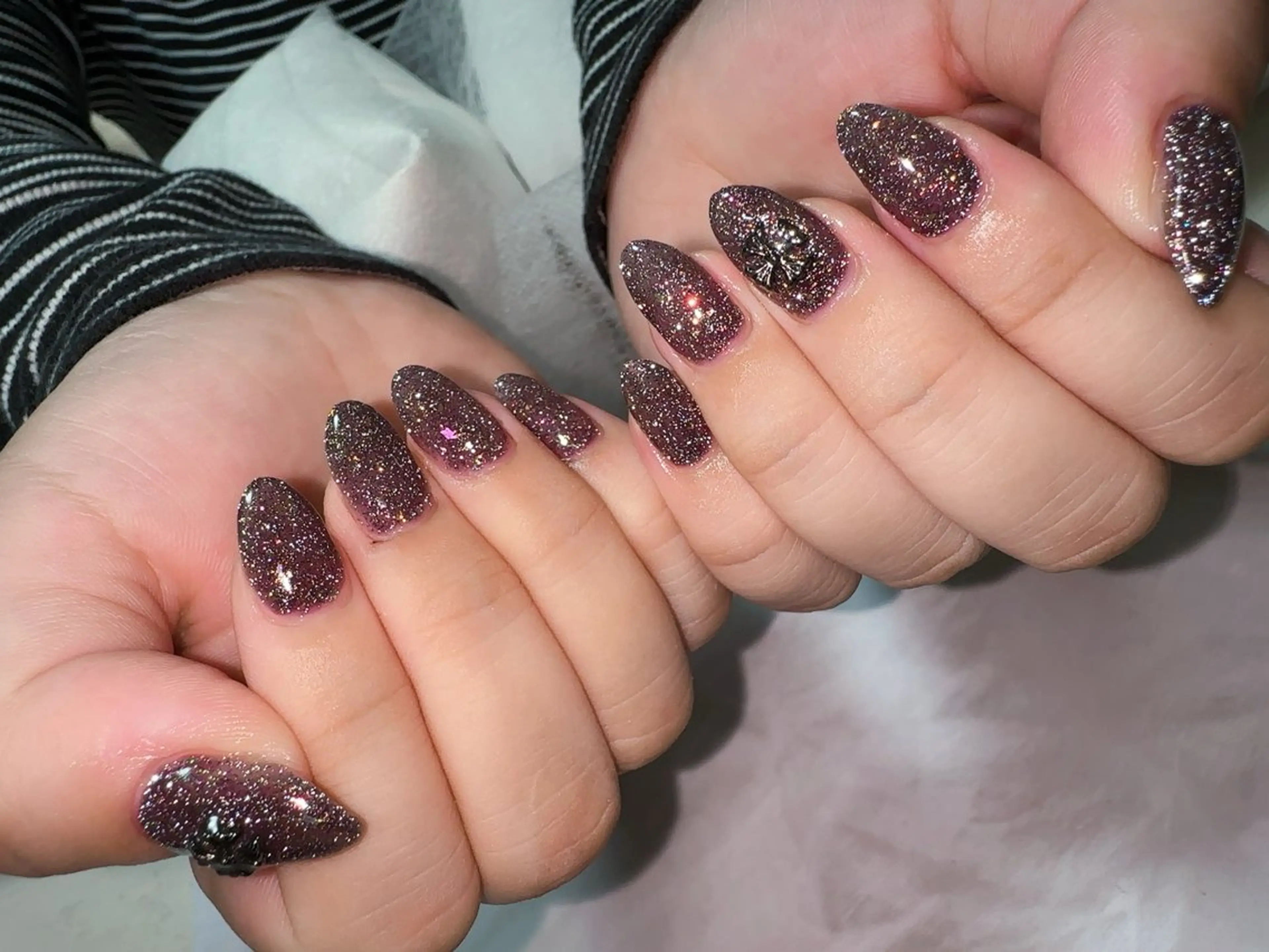 ネイル フラッシュネイル キラキラネイル ワンカラーネイル ハンドネイル nail happiness.のネイルデザイン