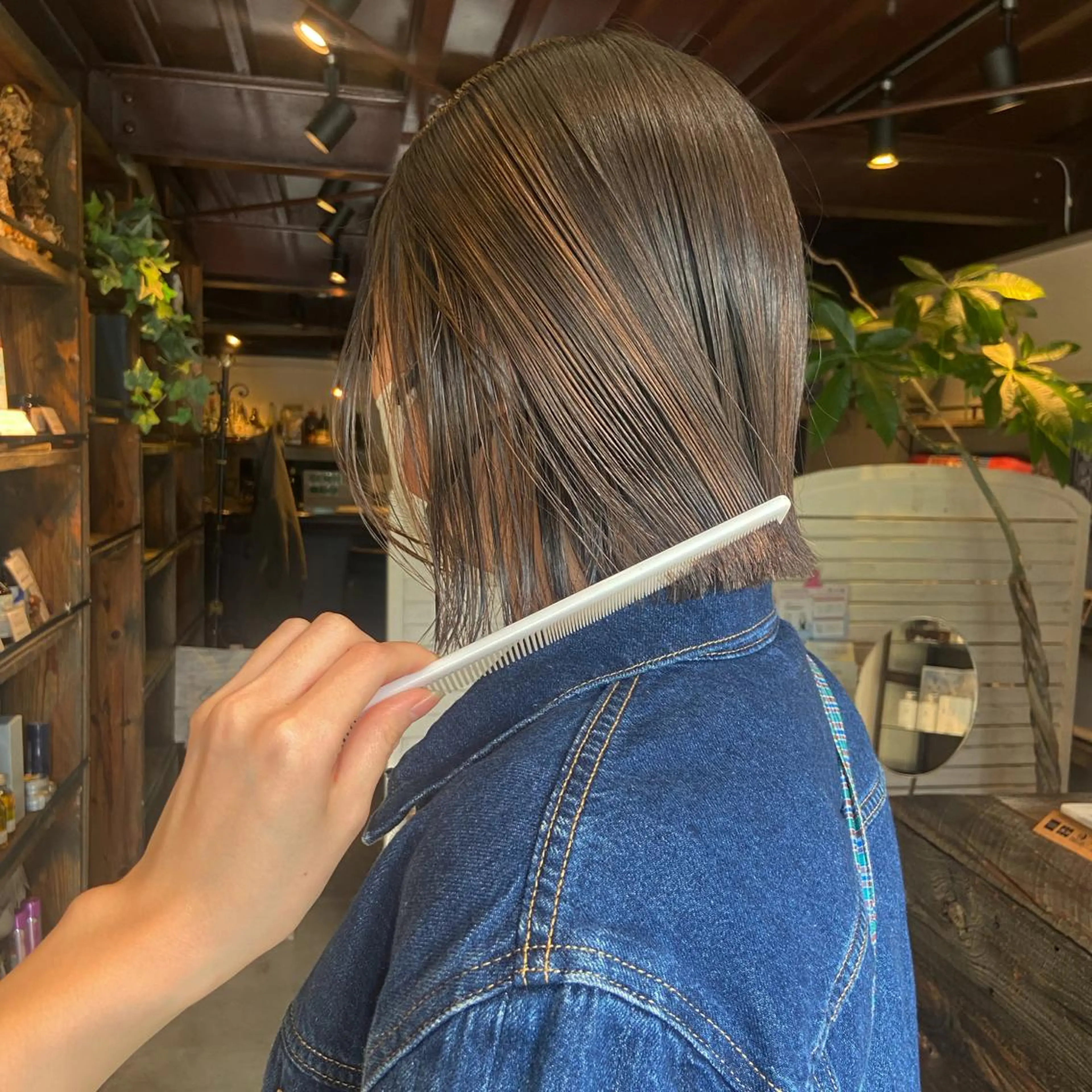 ミディアム 吉川 愛美李のヘアスタイル