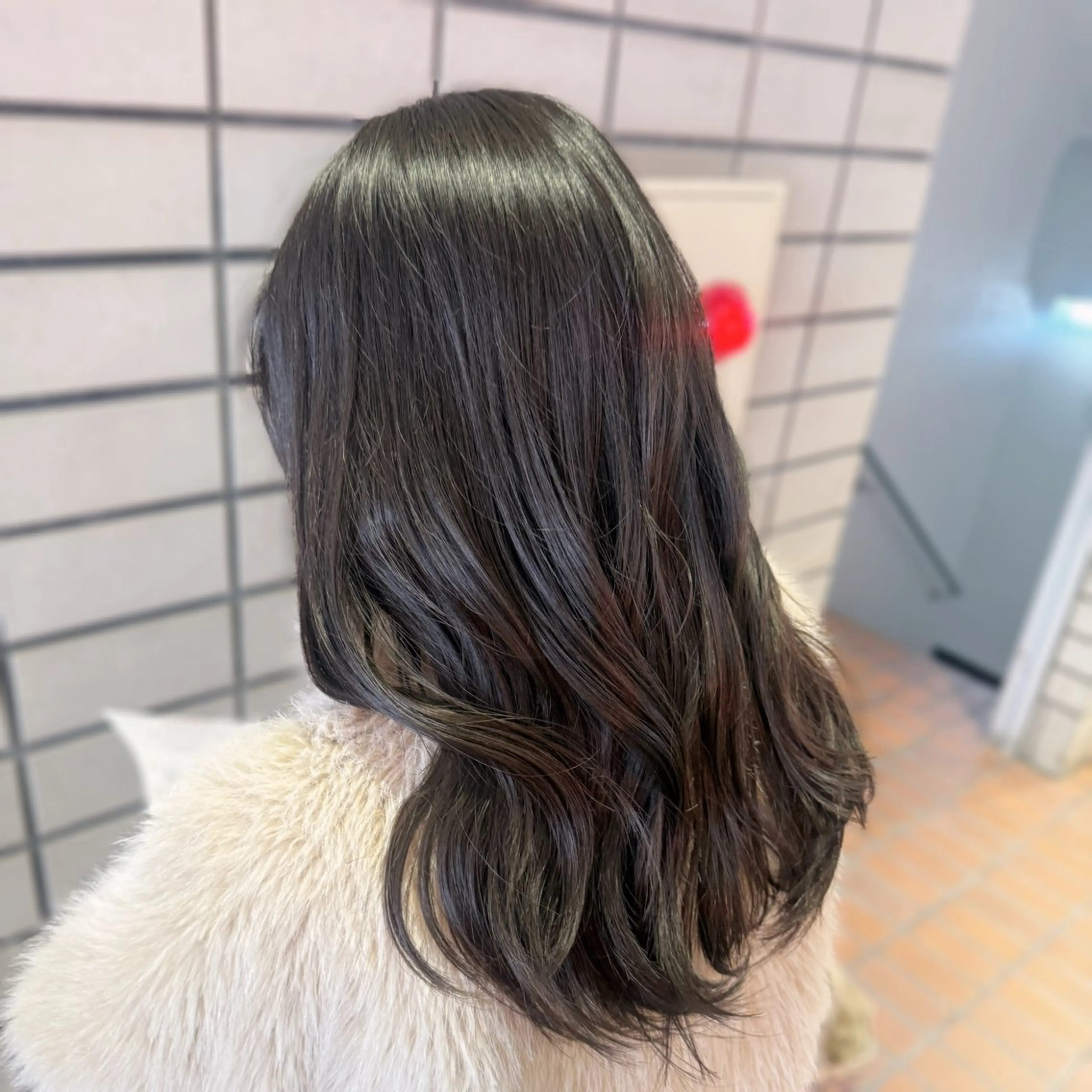 ロング カット ヘアカラー SALOWIN 下北沢所属・女性のための美容師/ 下北沢/ヨシダモモカのヘアスタイル