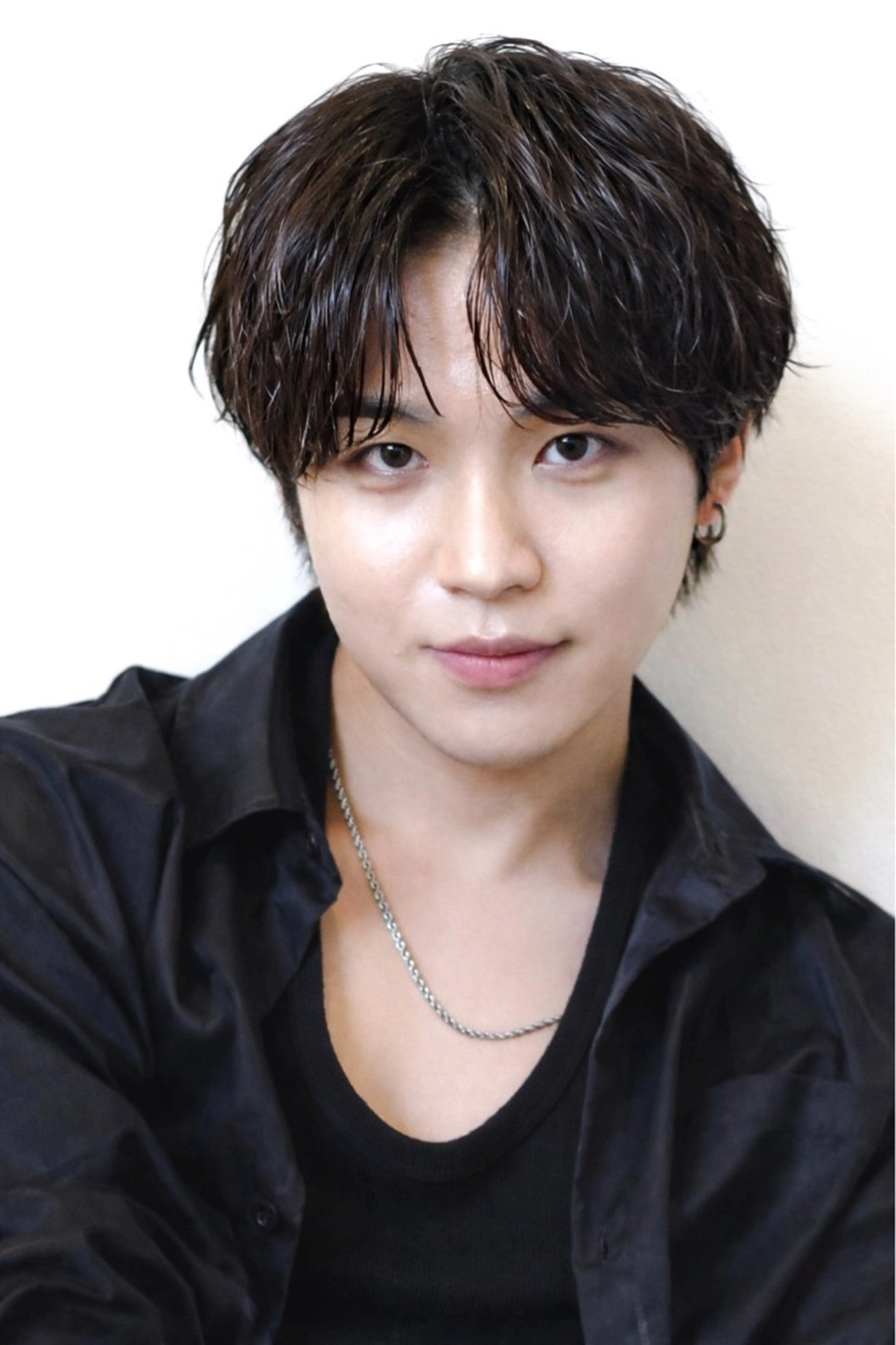 ミディアム パーマ メンズ ミディアムパーマ アップバング メンズパーマ ツイストスパイラルパーマ 顔周りカット カット パーマ トリートメント 💐メンズ特化× パーマ💐早坂駆留のヘアスタイル