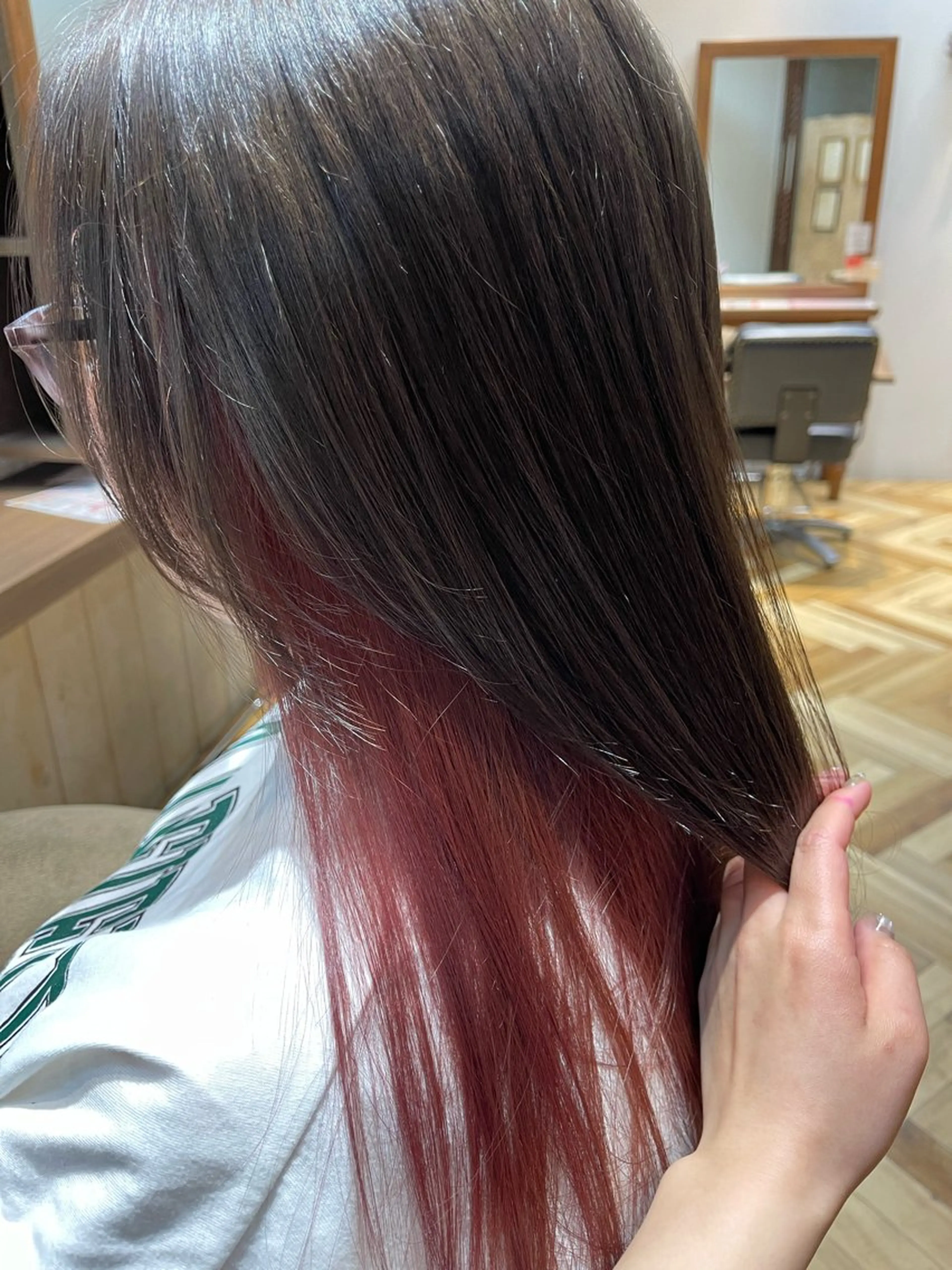 カラー バヤラー バイガルマーのヘアスタイル