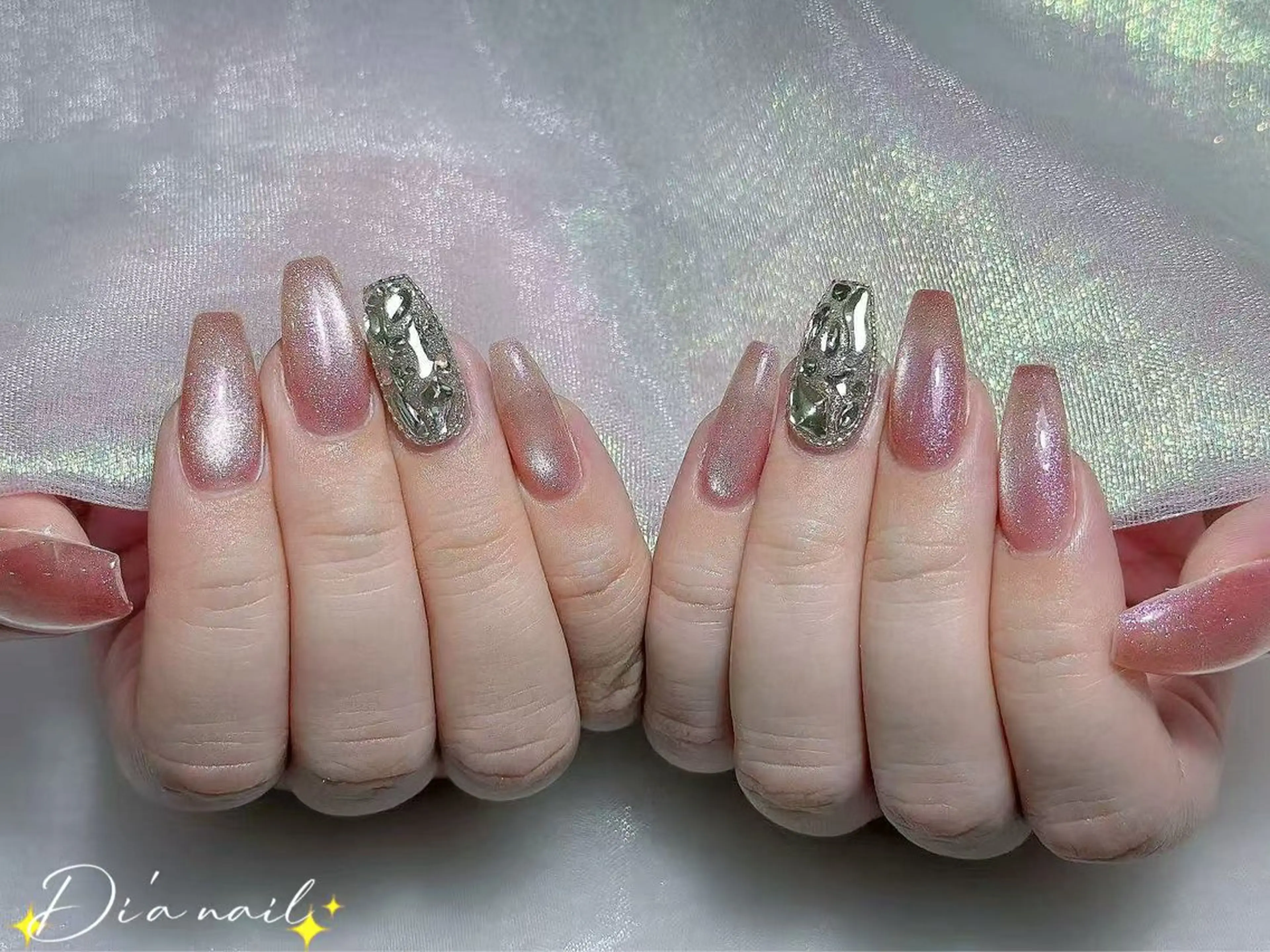 ネイル チークネイル ジェルネイル グラデーション マグネットネイル ニュアンスネイル Di'a nail ネイルサロンのネイルデザイン