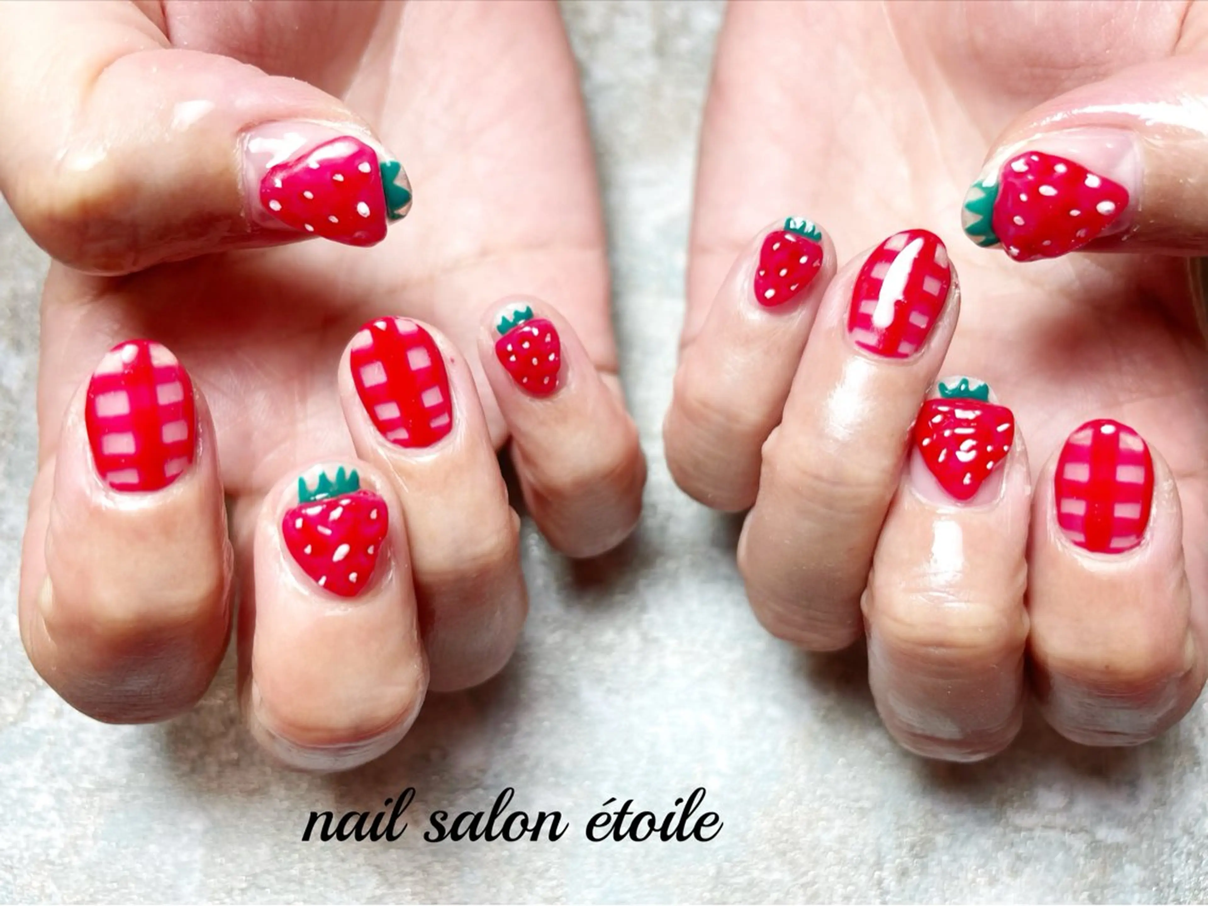 ネイル ぷっくりネイル 赤色 ハンドネイル nail salon étoileのネイルデザイン