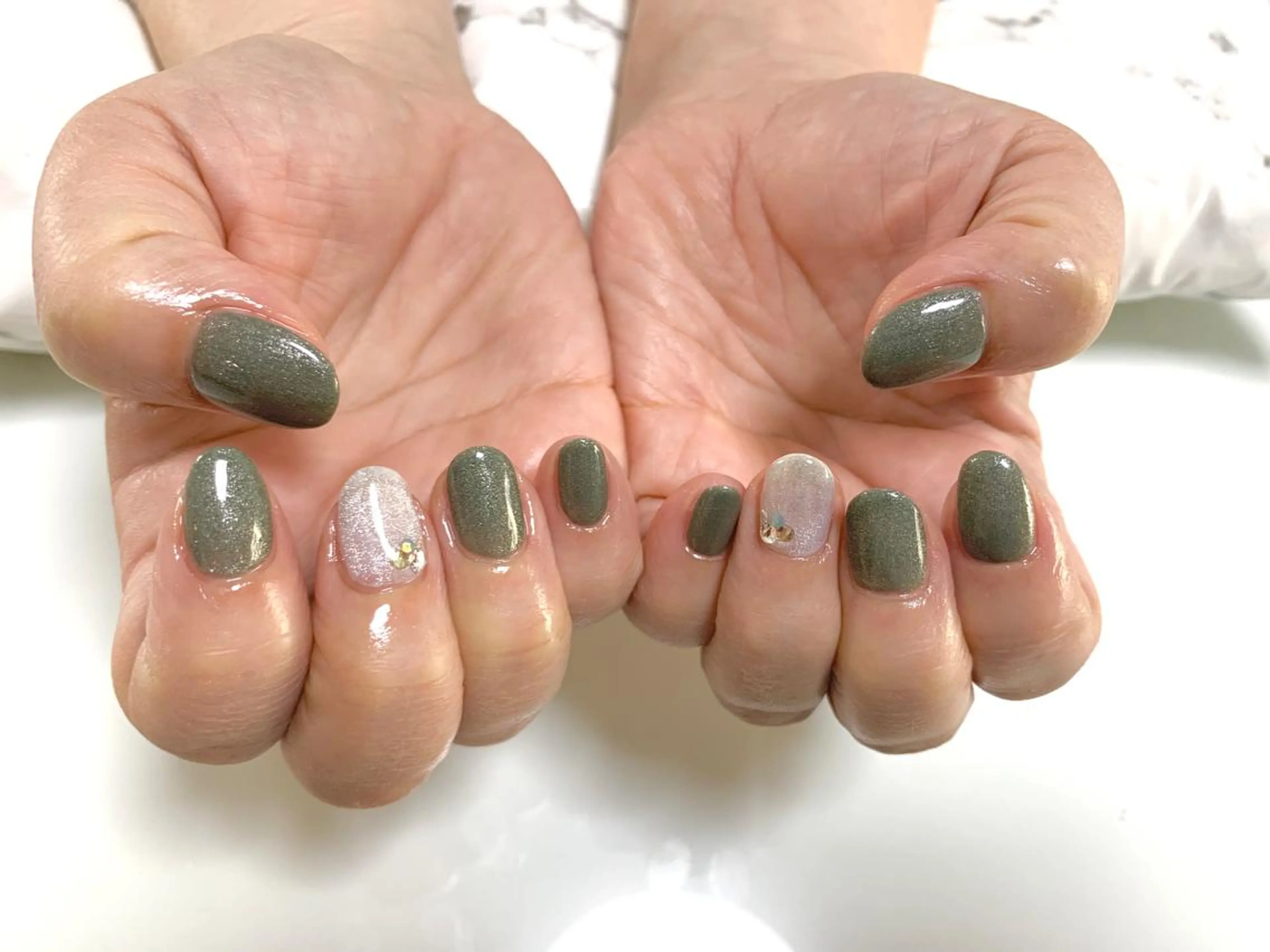 ネイル マグネットネイル ハンドネイル 手塚 里奈のネイルデザイン