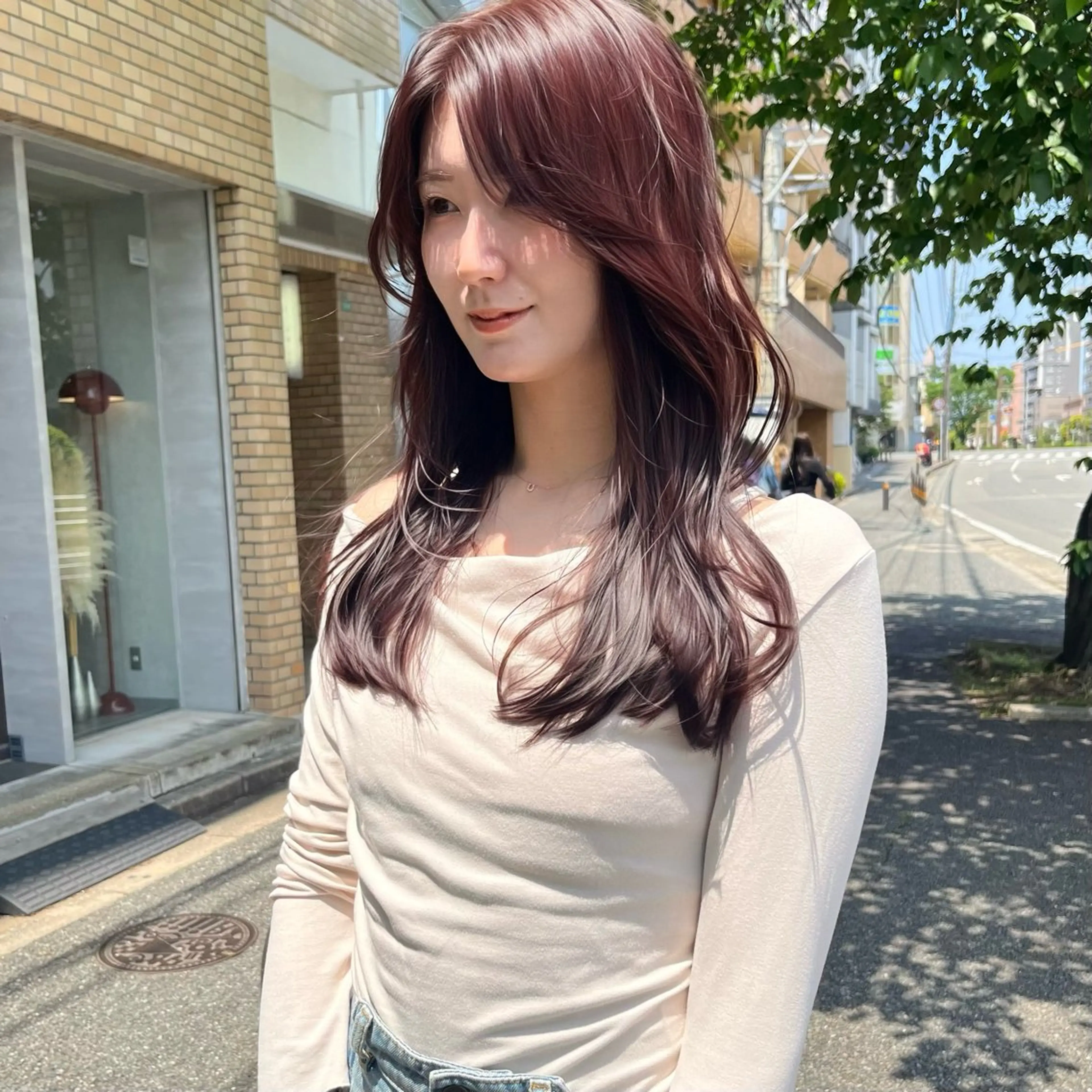 ロング カラー レッドカラー レイヤーカット カット ヘアカラー トリートメント yuumi/大濠🪷 顔周り/ハイトーンのヘアスタイル