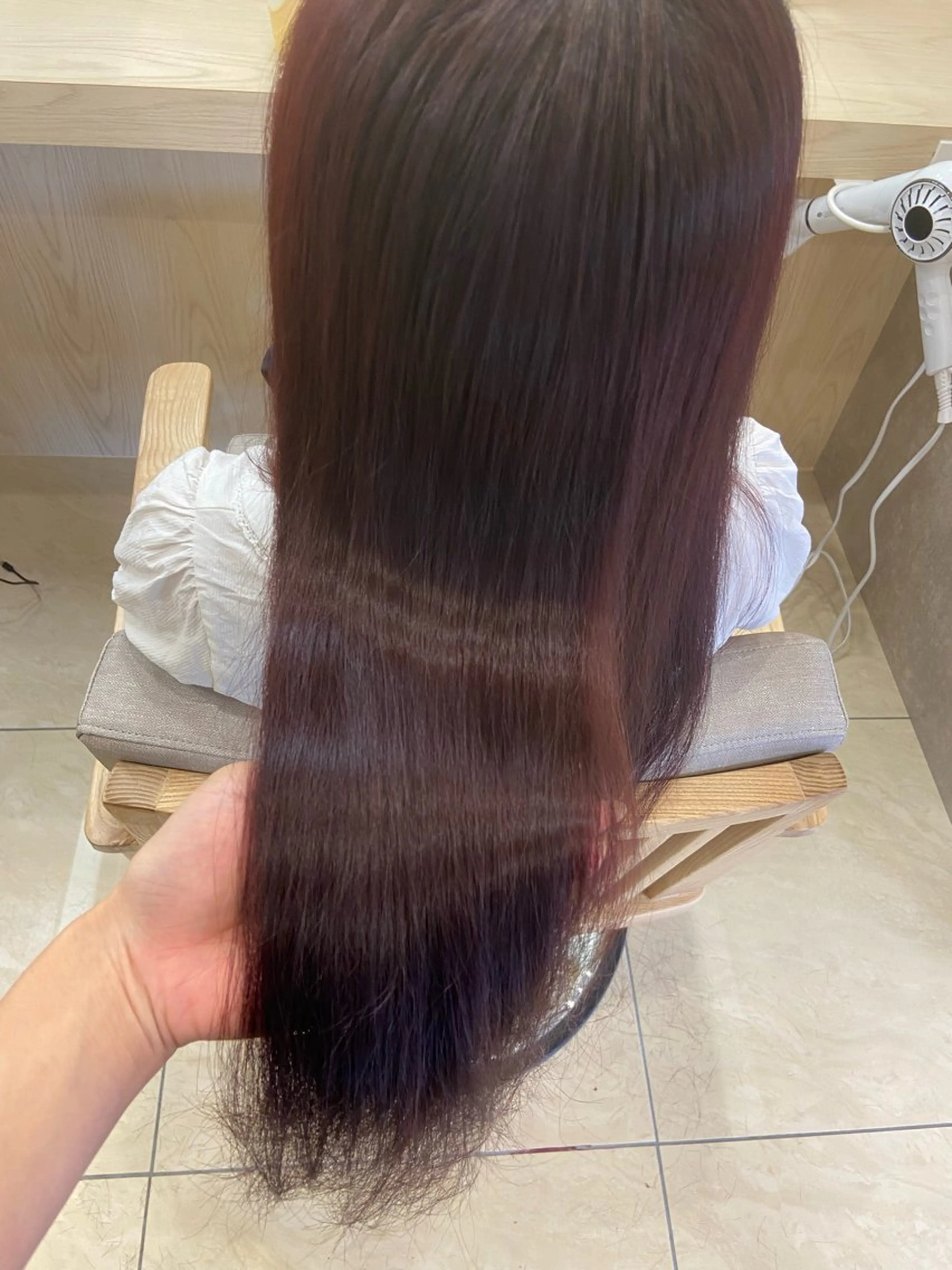 ロング カラー ボルドーカラー カット ヘアカラー トリートメント カワイイ×上品艶ヘア /  RITO🪽のヘアスタイル