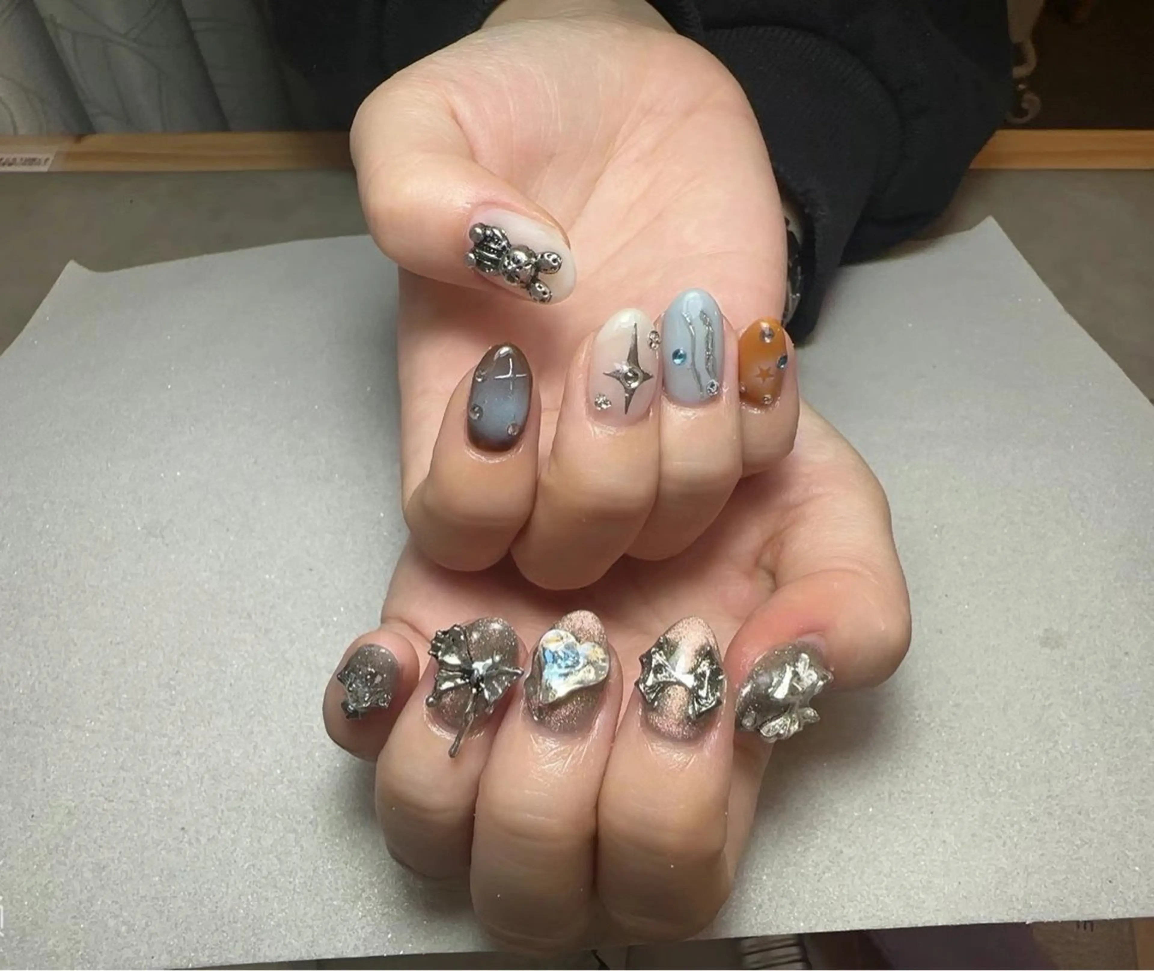 ネイル チークネイル フレンチネイル ジェルネイル グラデーション 氷ネイル・うるうるネイル 萌 自宅ネイルサロンのネイルデザイン