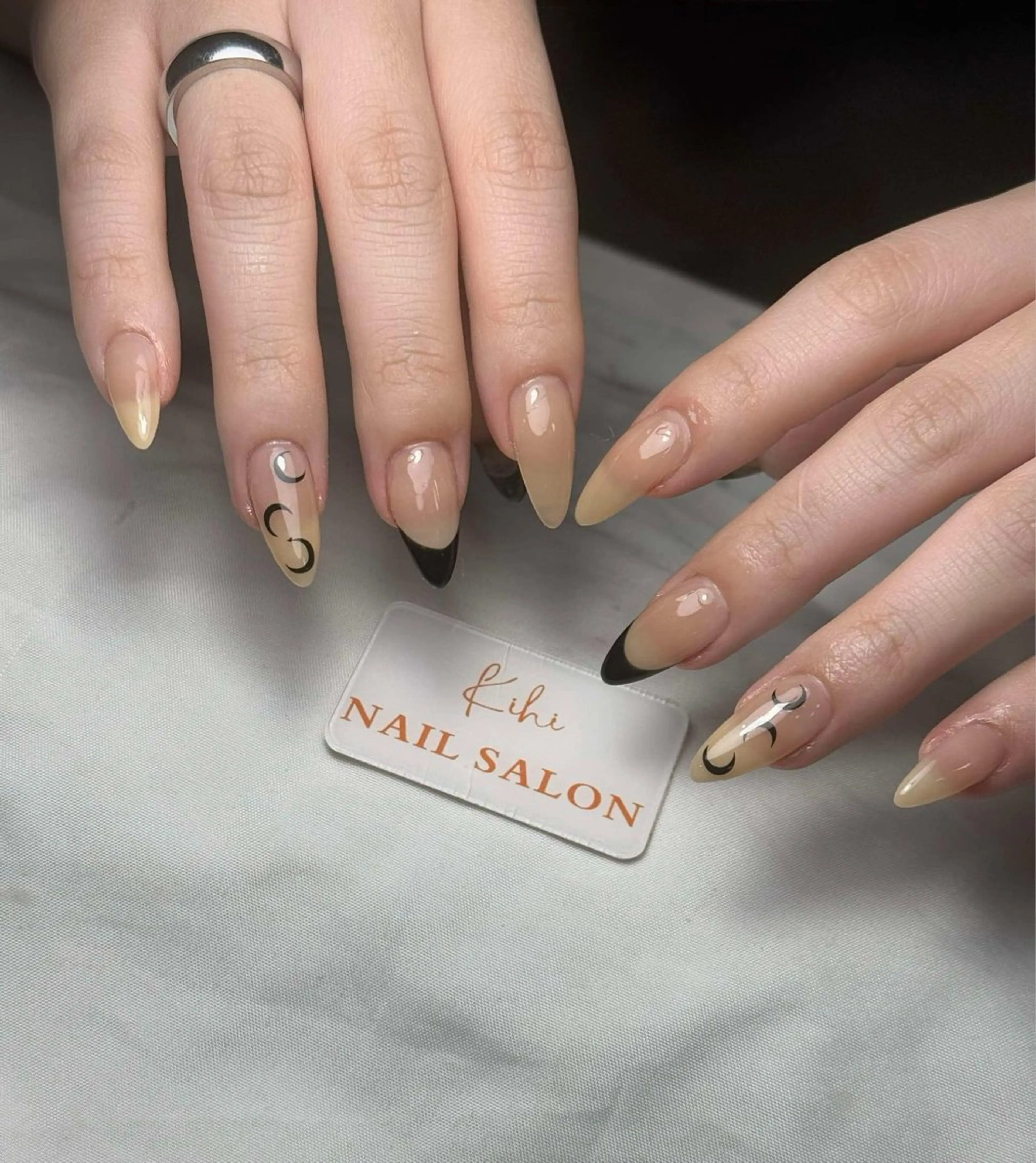 ネイル アートネイル フレンチネイル ジェルネイル グラデーション 韓国ネイル ハンドネイル 💕鈴木ユリ パラジェル/オフ無料のネイルデザイン