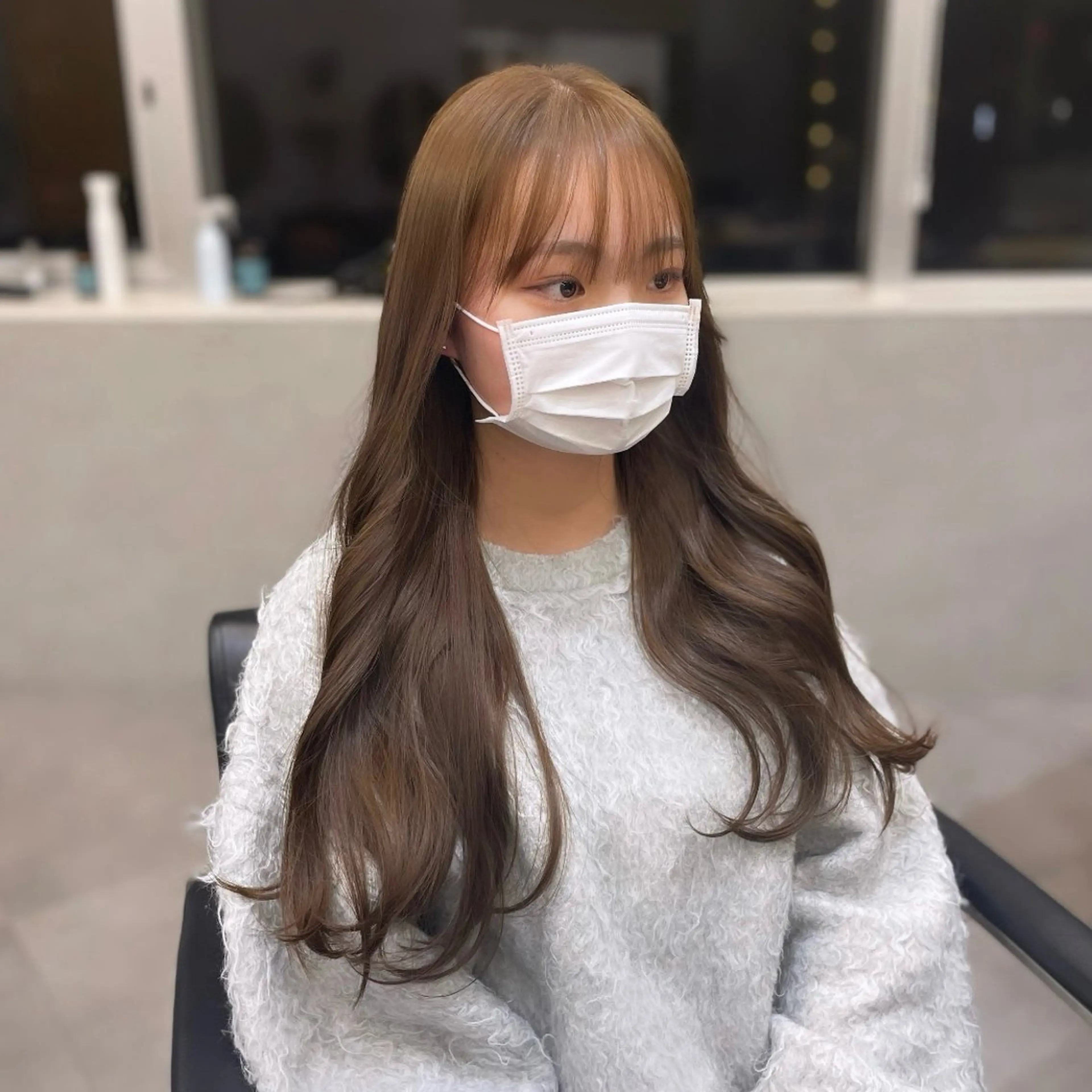 ロング カラー ベージュカラー ブリーチ ミルクティーベージュ ブリーチなしカラー ヘアカラー Rui/透明感カラー 暖色/レイヤーカットのヘアスタイル