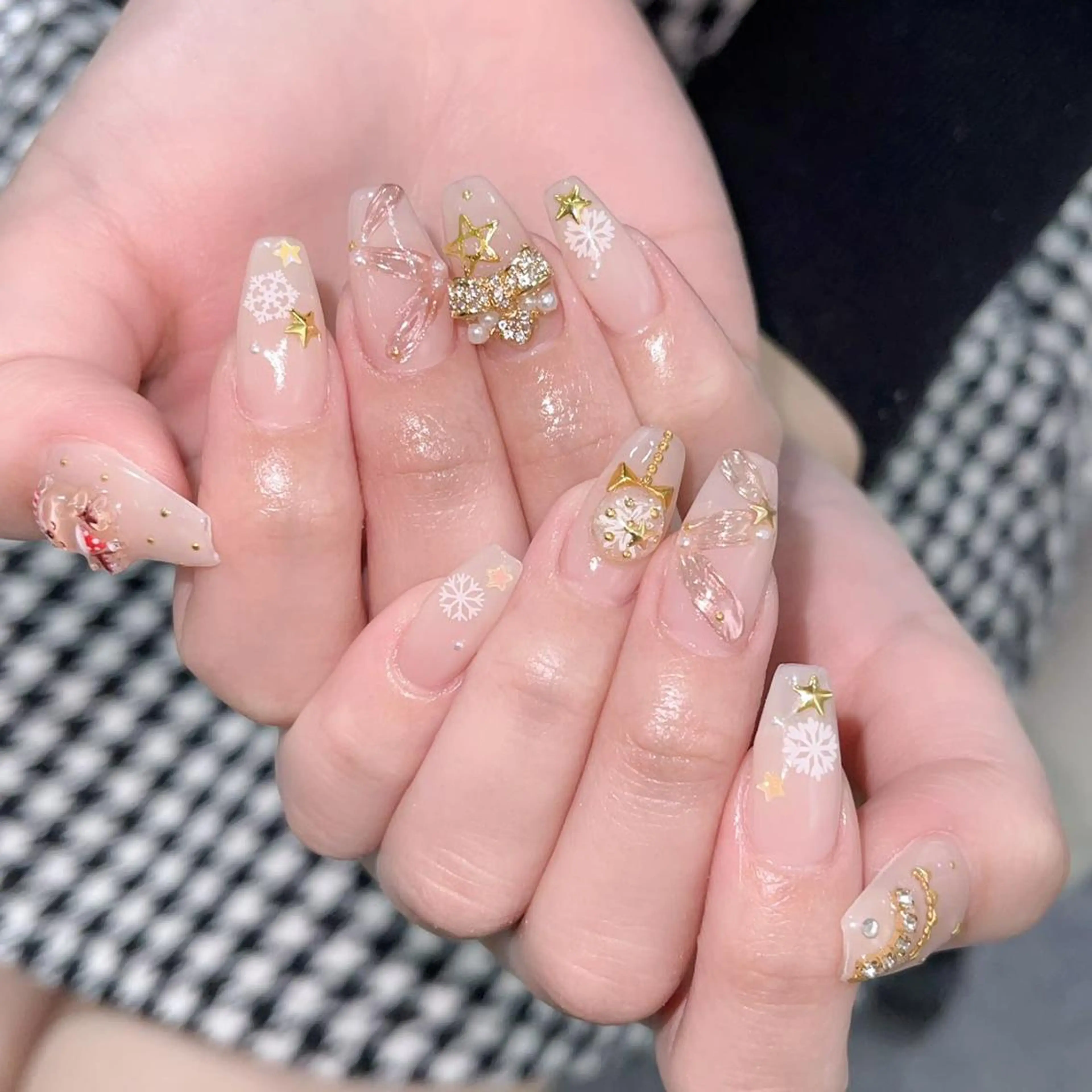 ネイル ハンドネイル Queens テイのネイルデザイン