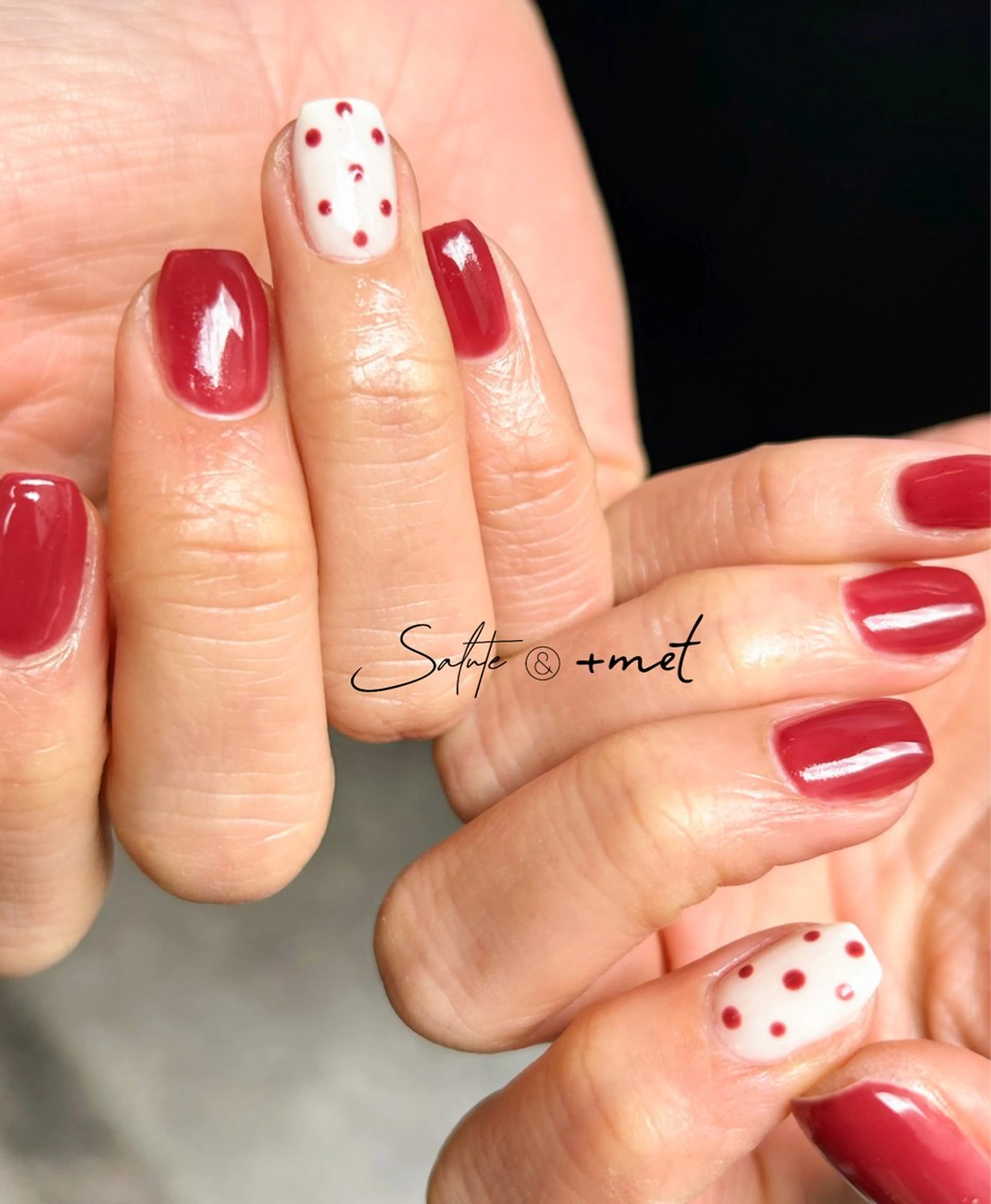 ネイル アートネイル ボルドー ドット ジェルネイル ワンカラーネイル ハンドネイル 渋谷 怜奈のネイルデザイン