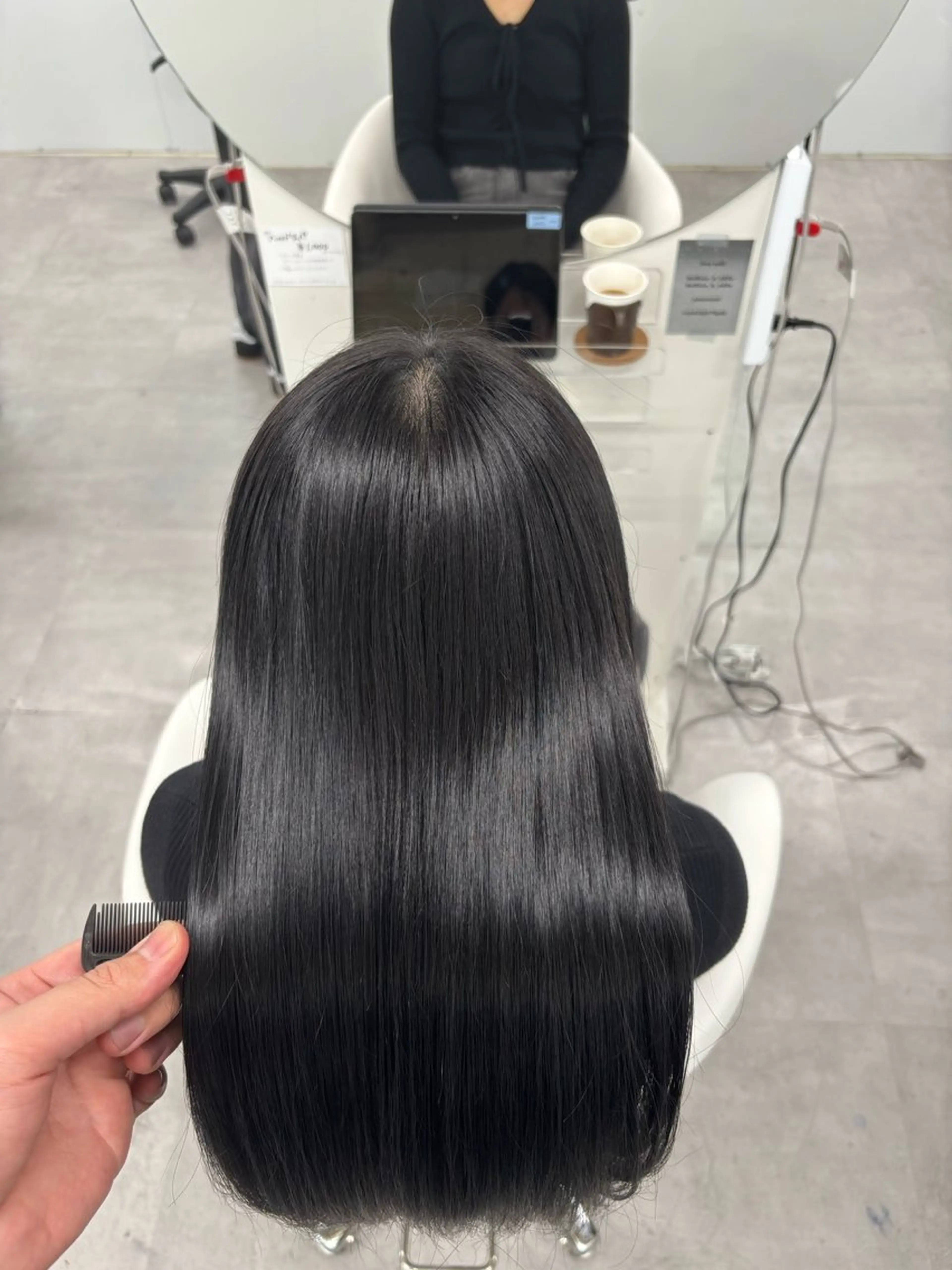 ロング カラー 黒髪 髪質改善 トリートメント カット ヘアカラー トリートメント door white hideのヘアスタイル