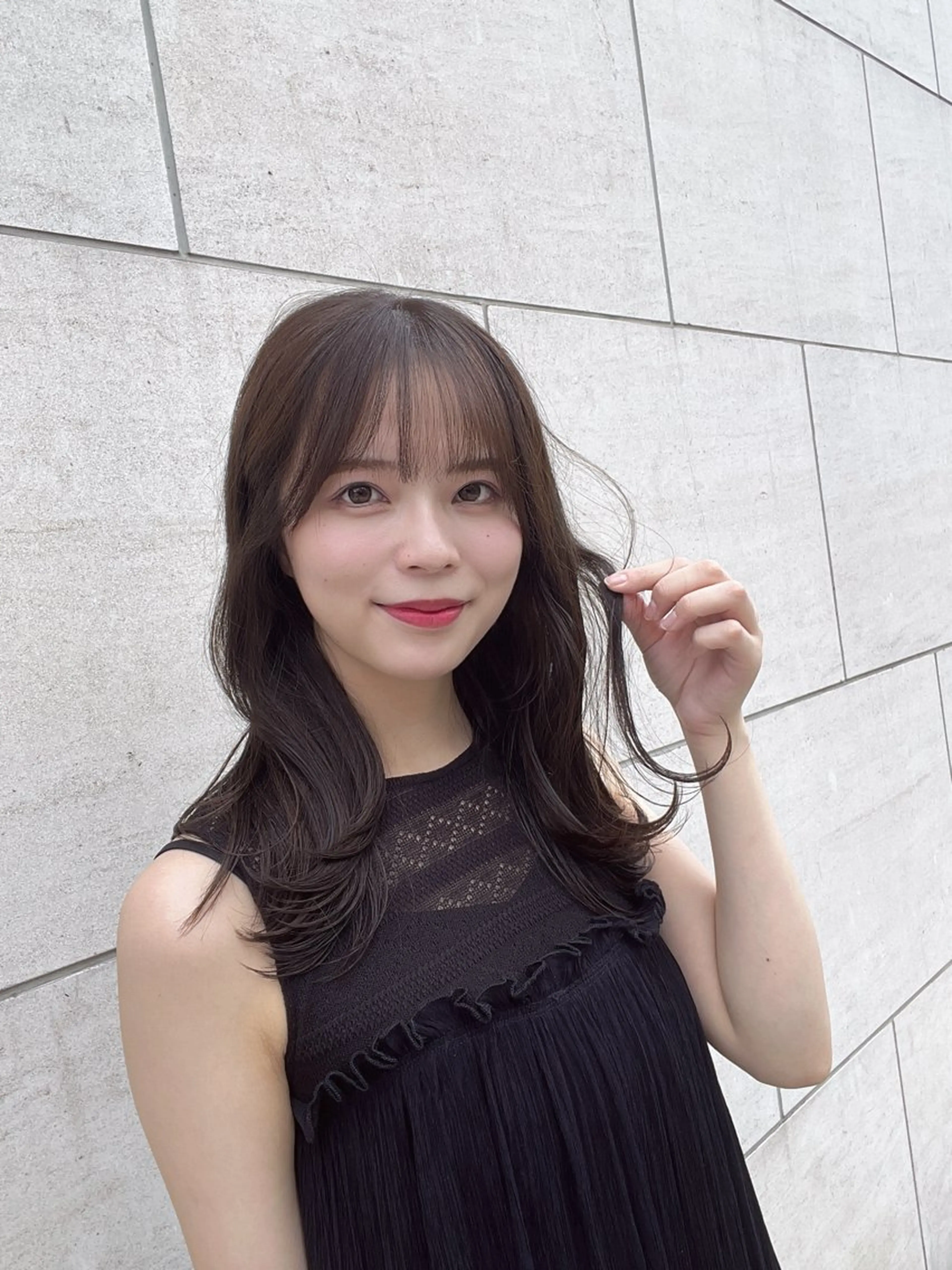 セミロング 中顔面短縮 顔まわり新田大翔のヘアスタイル