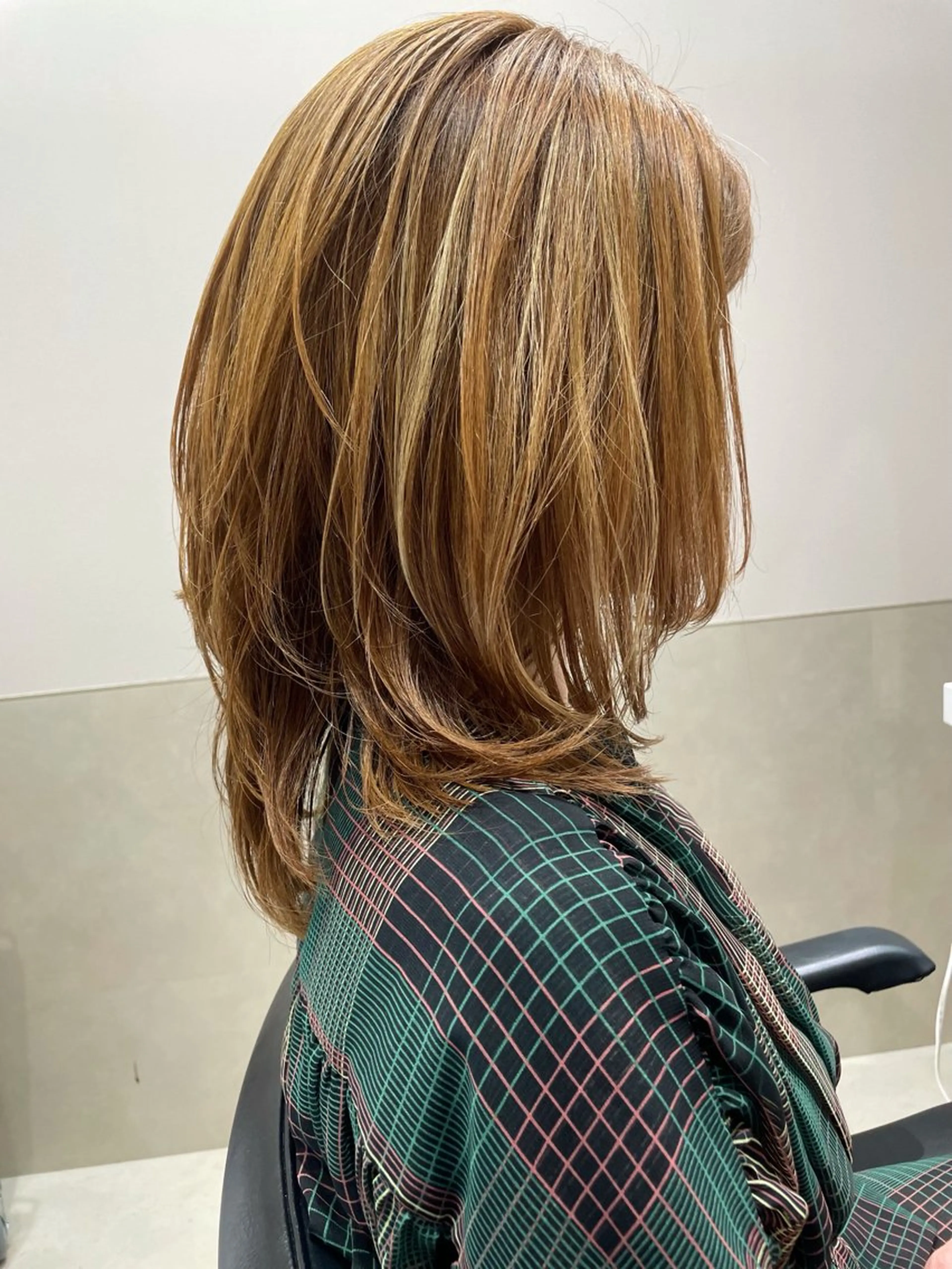 セミロング 佐野 えり奈のヘアスタイル