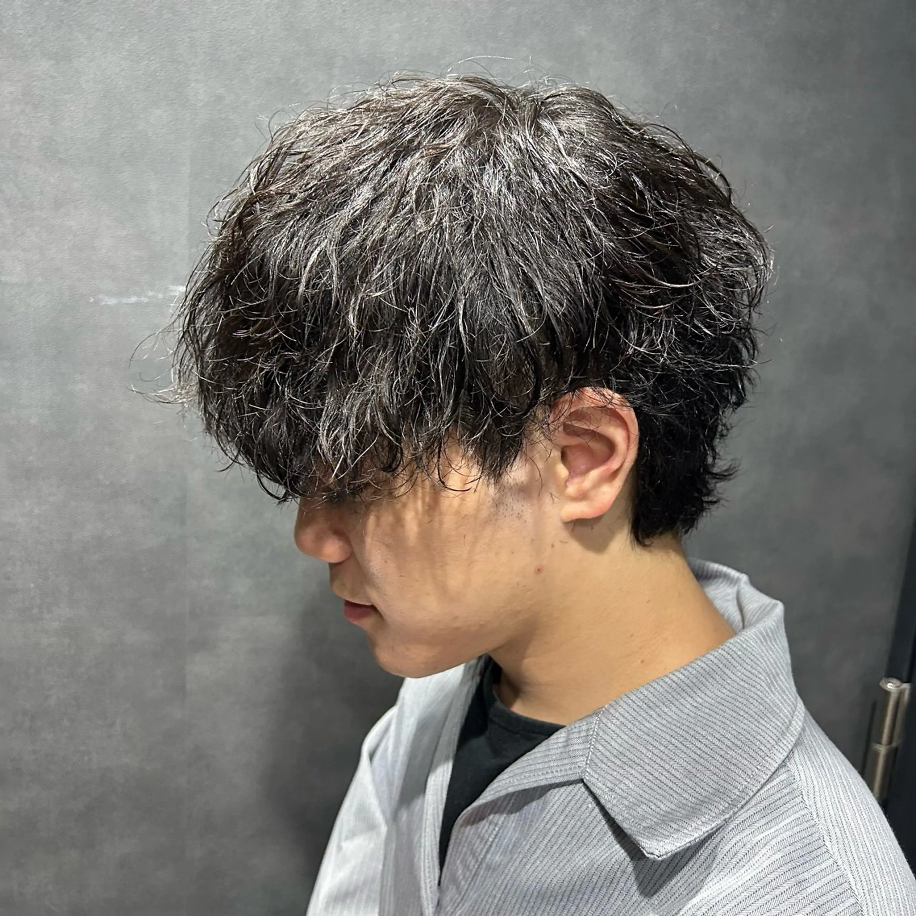 ミディアム パーマ メンズ ミディアムパーマ マッシュ メンズパーマ 波巻きパーマ 🐺森 雄飛/メンズ 韓国ヘアのヘアスタイル