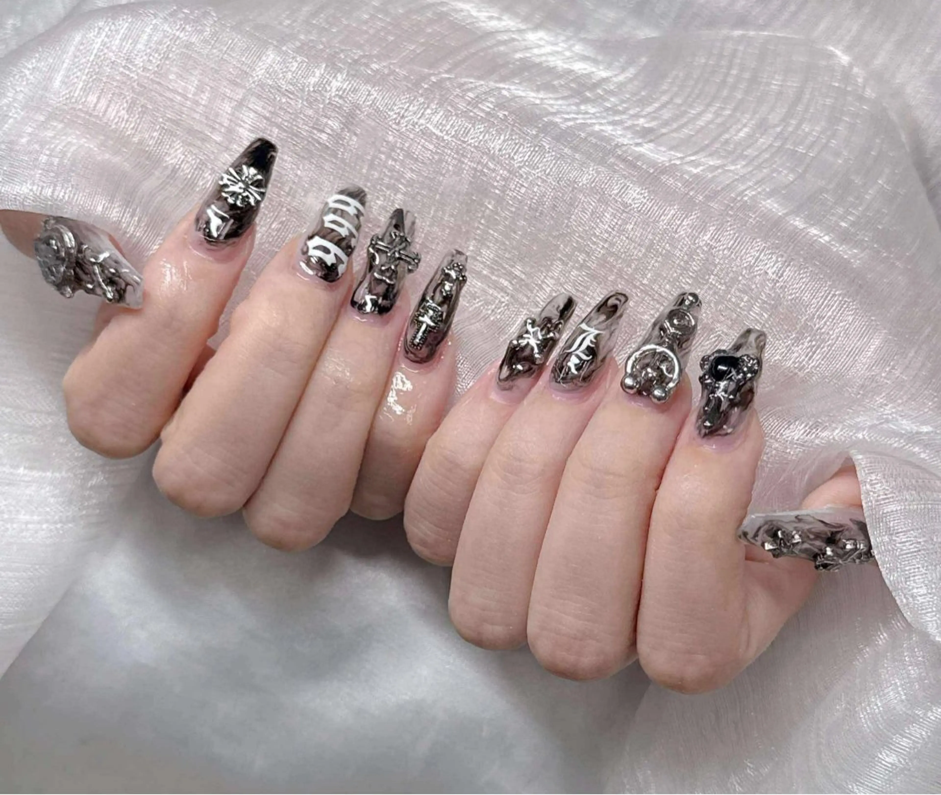 ネイル ハンドネイル Lee Nailsのネイルデザイン