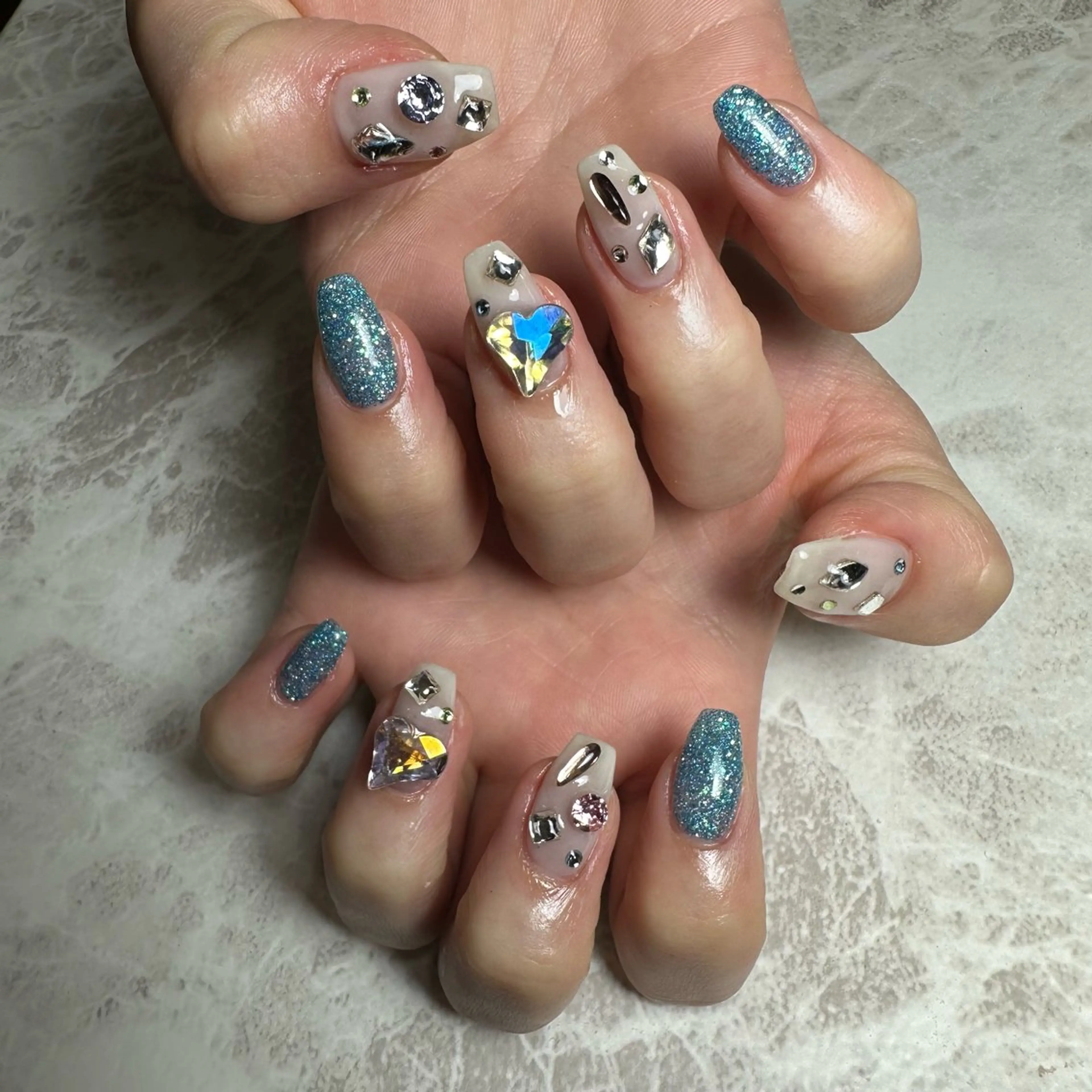 ネイル 里見 麗のネイルデザイン