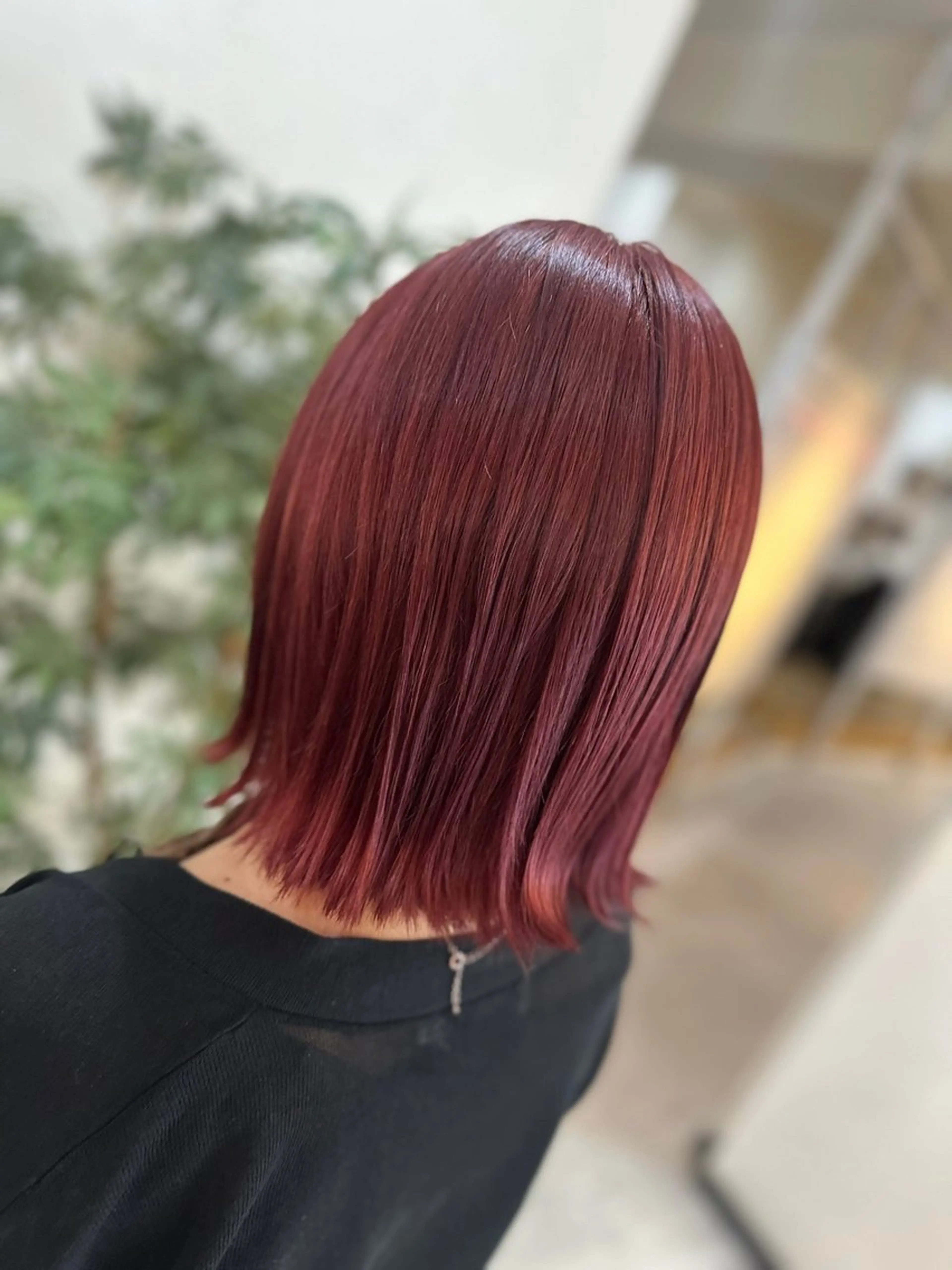 ミディアム カラー 大潮 梨奈のヘアスタイル