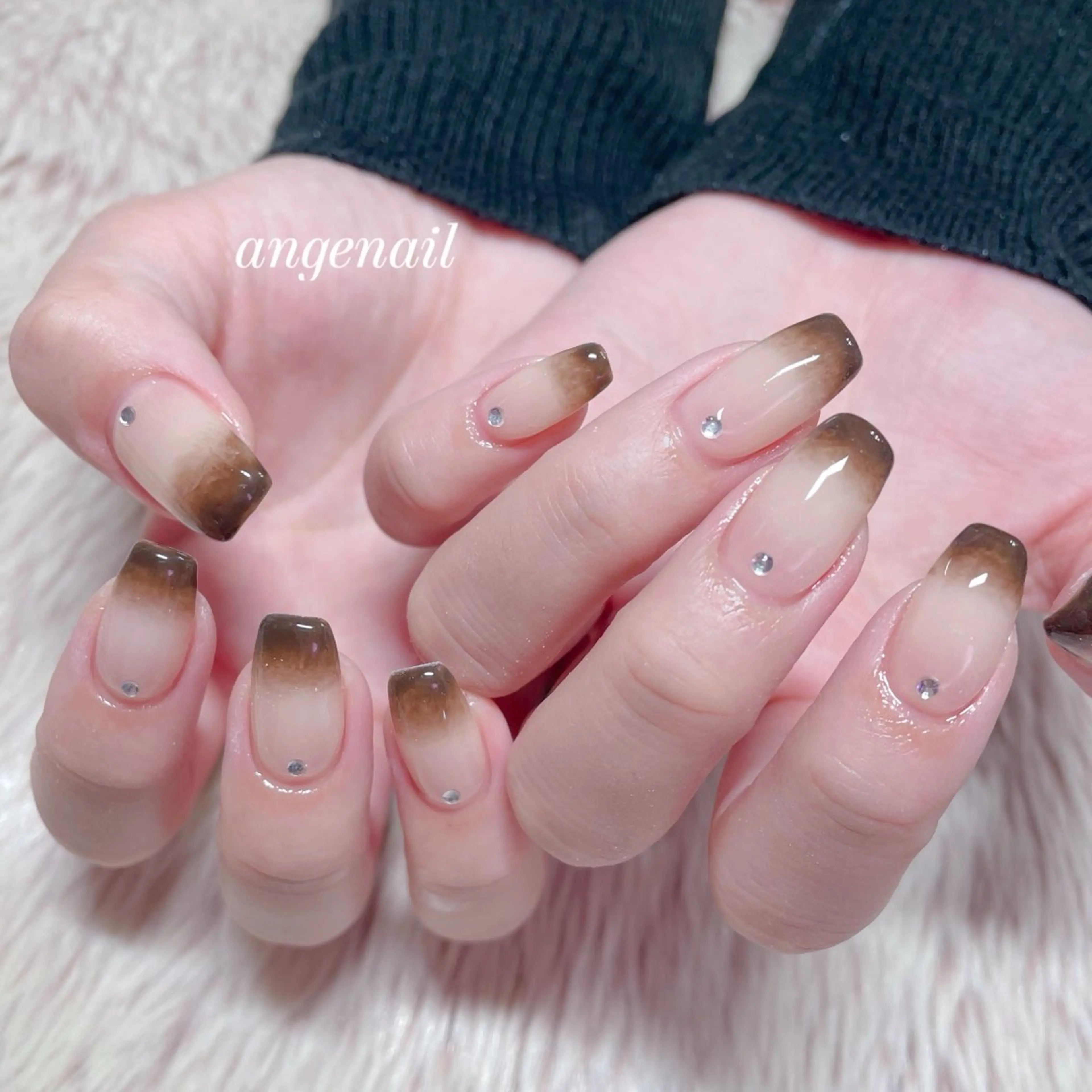 ネイル ハンドネイル オーナーネイリスト MAKIのネイルデザイン