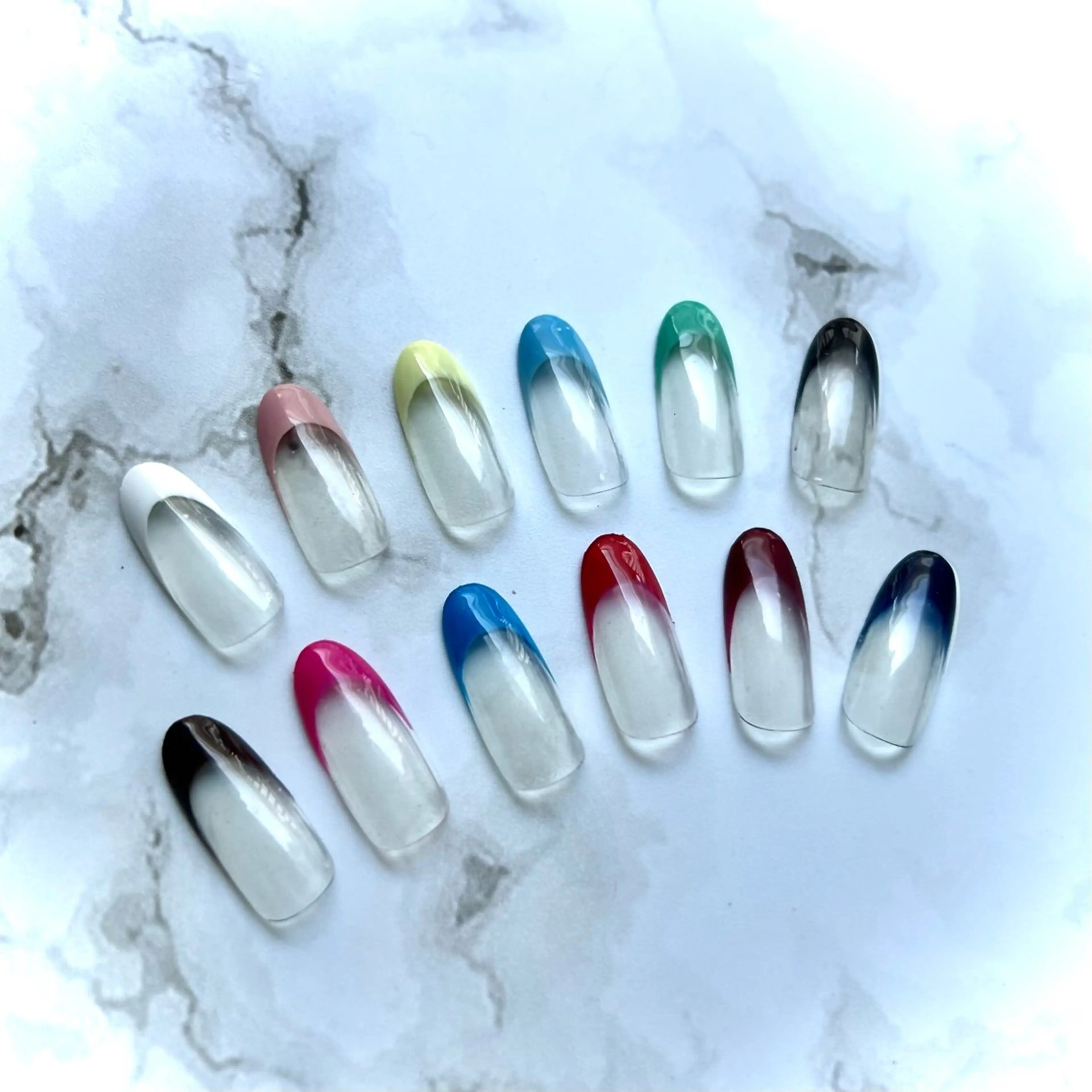 ネイル フレンチネイル tsuzu 🎀のネイルデザイン