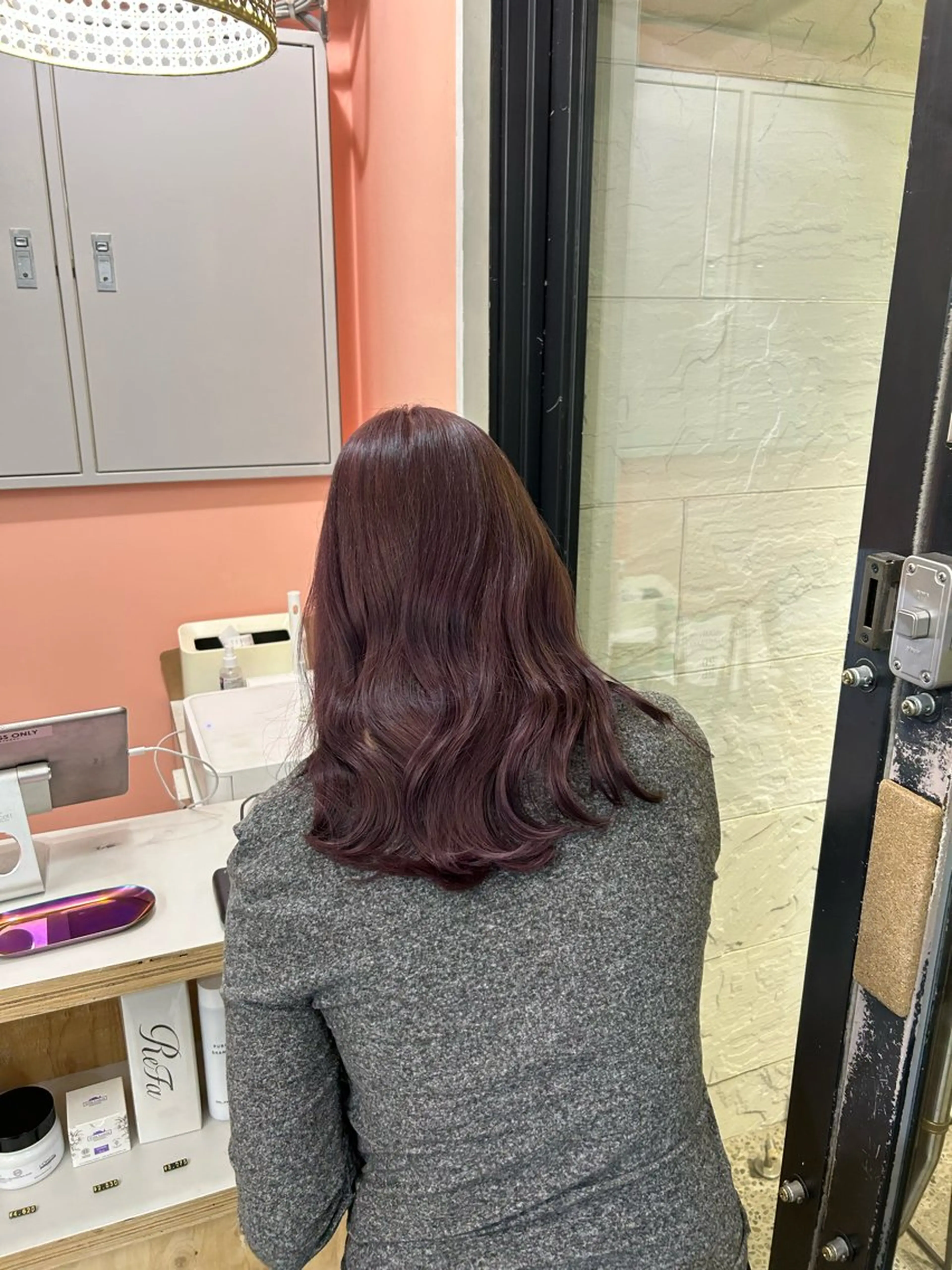 セミロング punel原宿所属・ダメージレスカラー /ひなののヘアスタイル