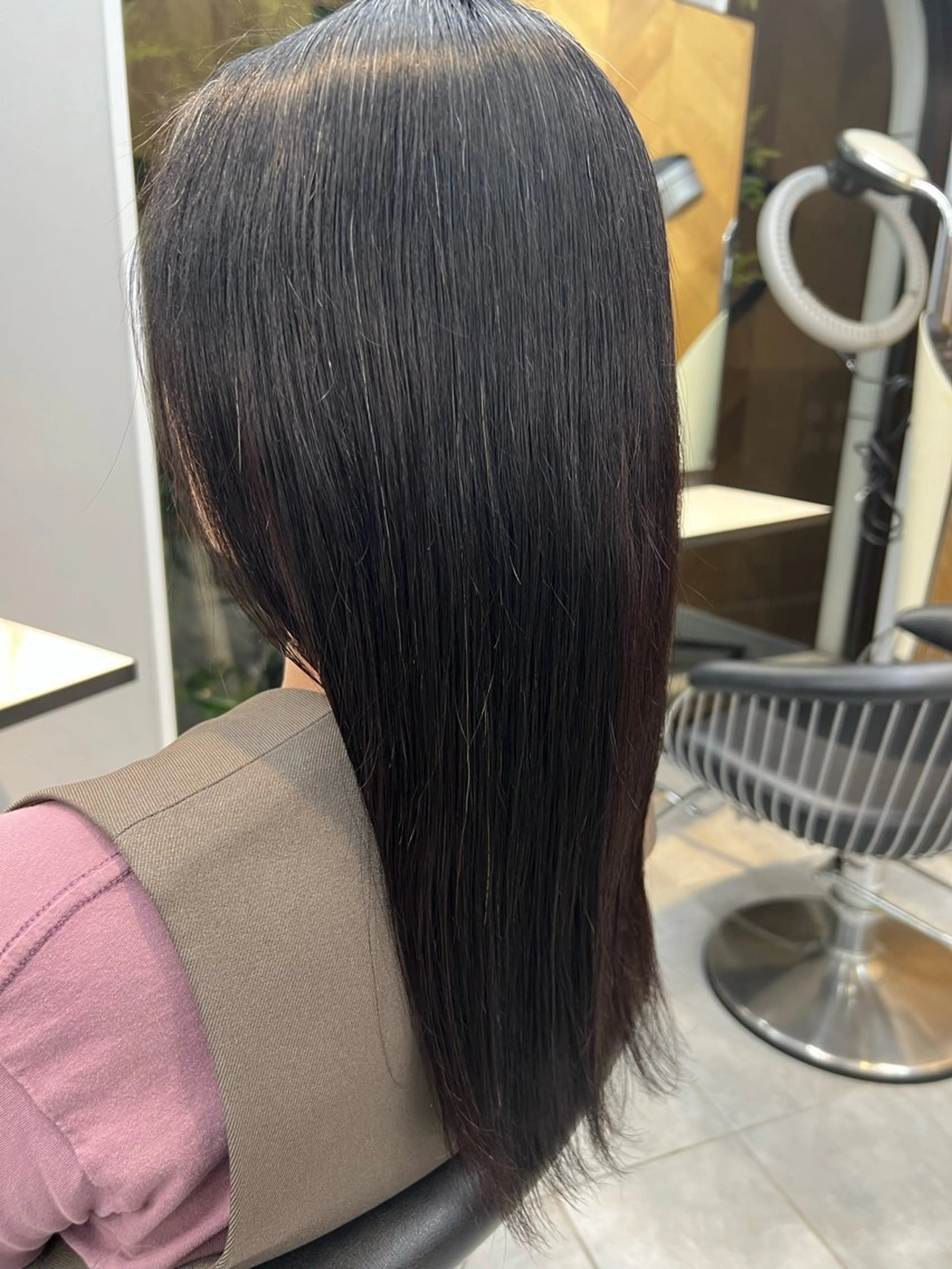 湿気でうねりが出る方おすすめ！！TOKIOの縮毛矯正の写真