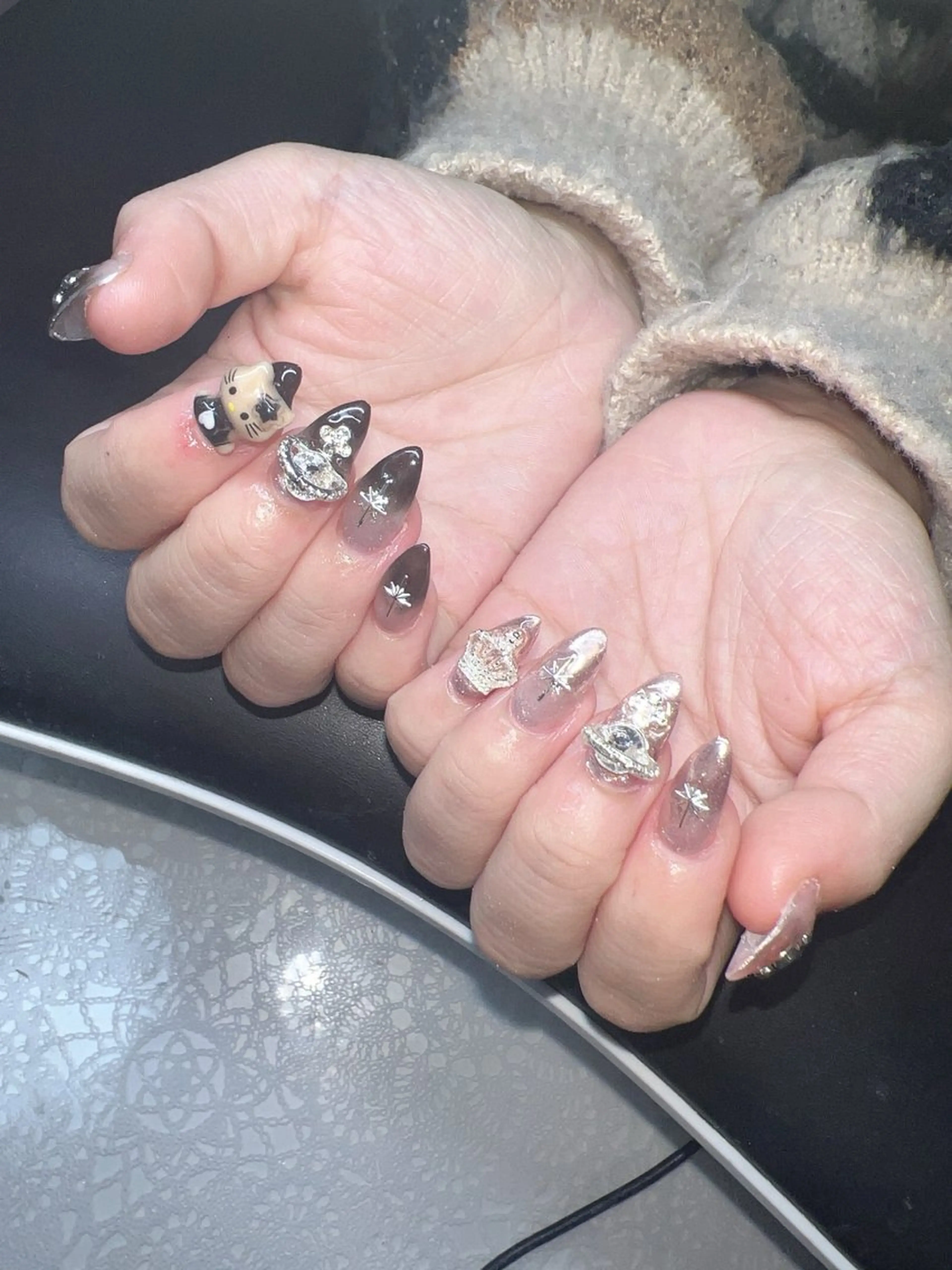 ネイル オーロラネイル チークネイル 長さ出し フットネイル フレンチネイル ハンドネイル Lee Nailsのネイルデザイン