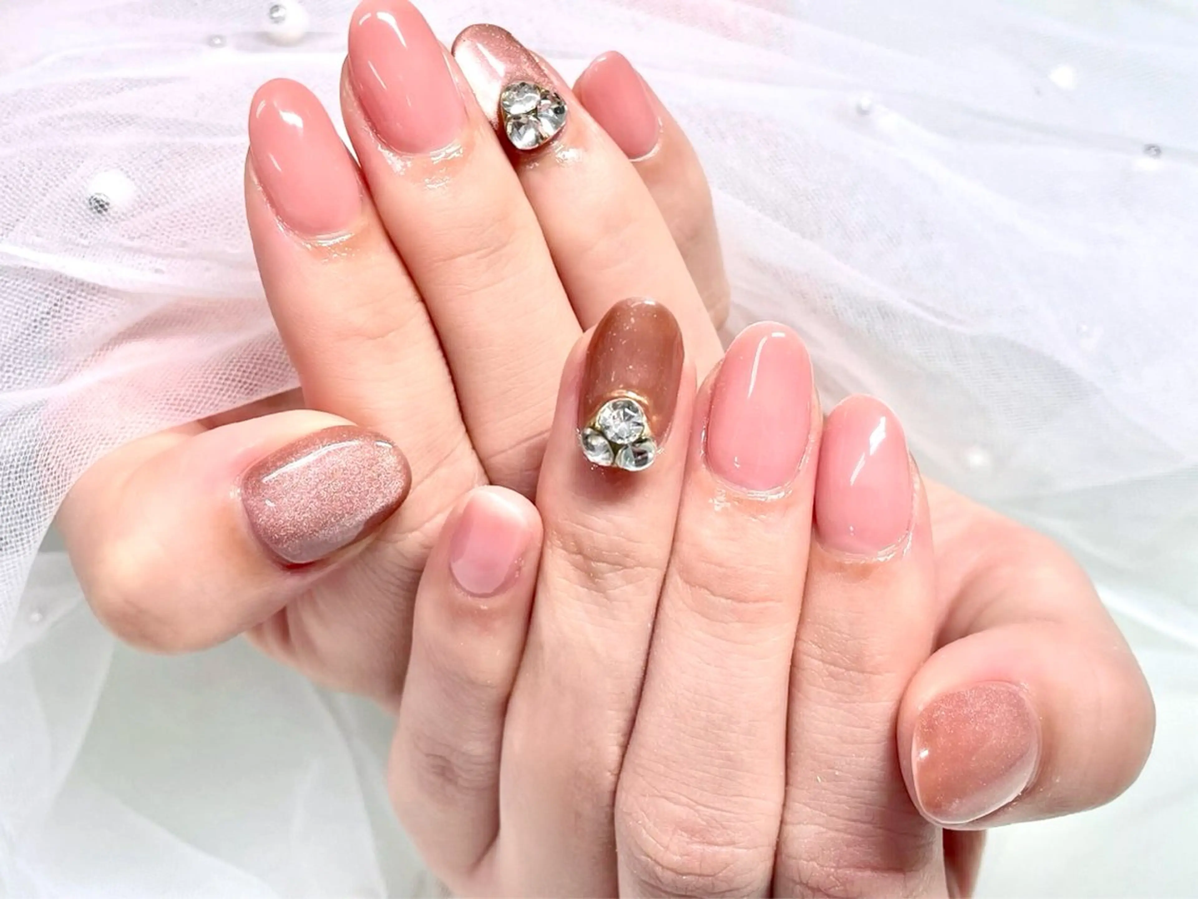 ネイル ジェルネイル 氷ネイル・うるうるネイル マグネットネイル ニュアンスネイル ワンカラーネイル ハンドネイル Nail Neige🐈🌙のネイルデザイン