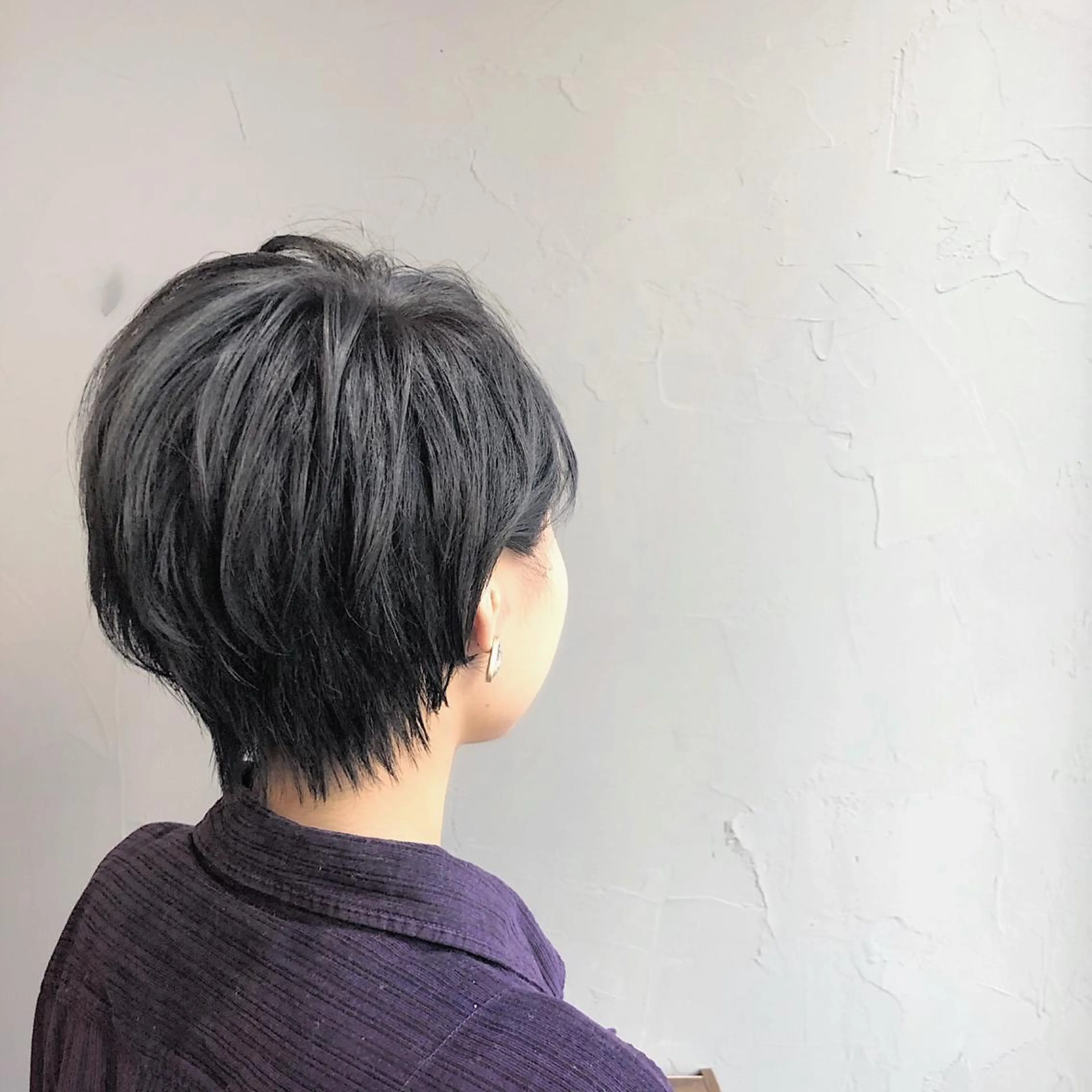 ショート カラー 透明感カラー ダークグレー ショートヘア 山口 浩之のヘアスタイル
