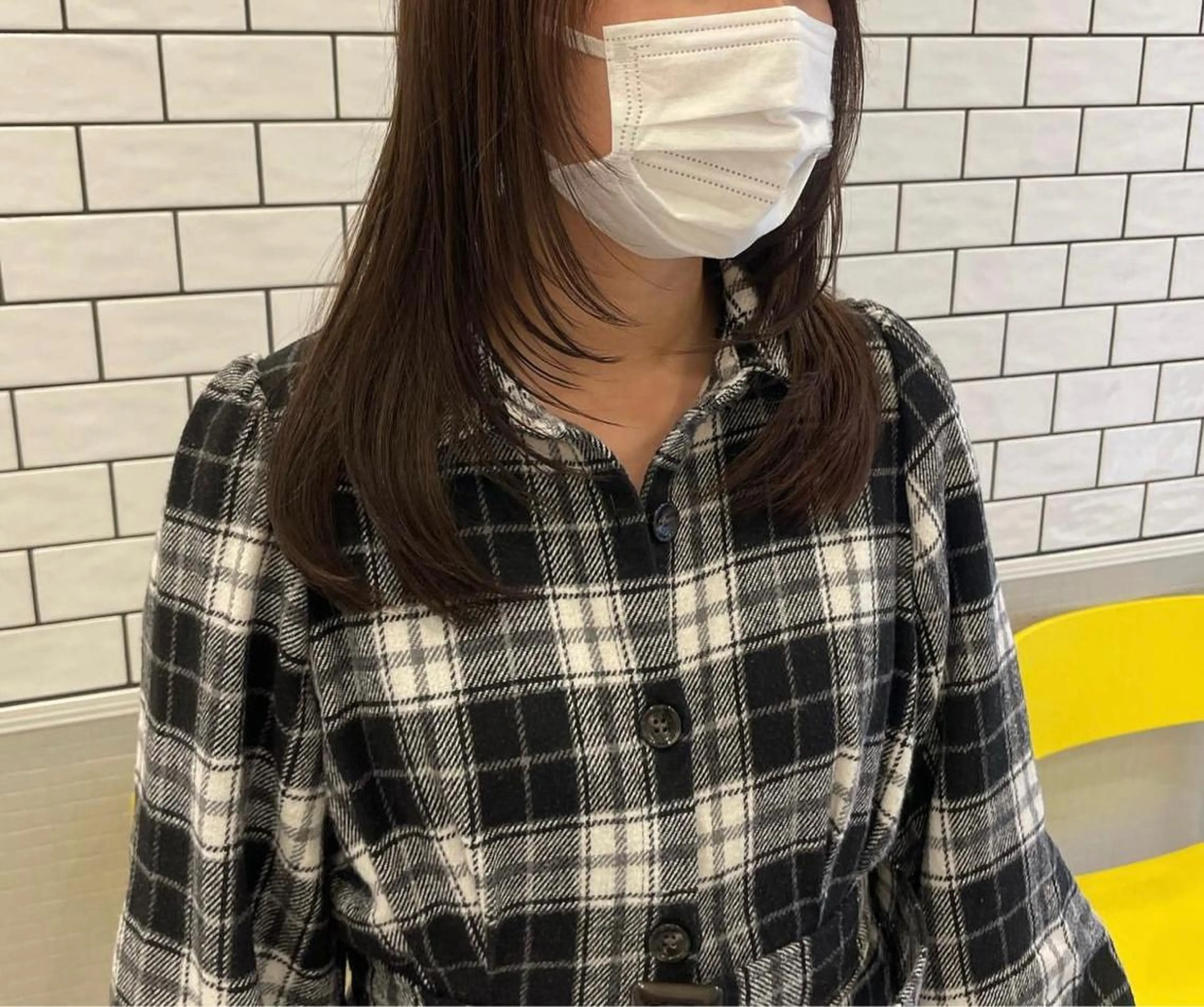 セミロング MIFA レイヤー／パーマのヘアスタイル