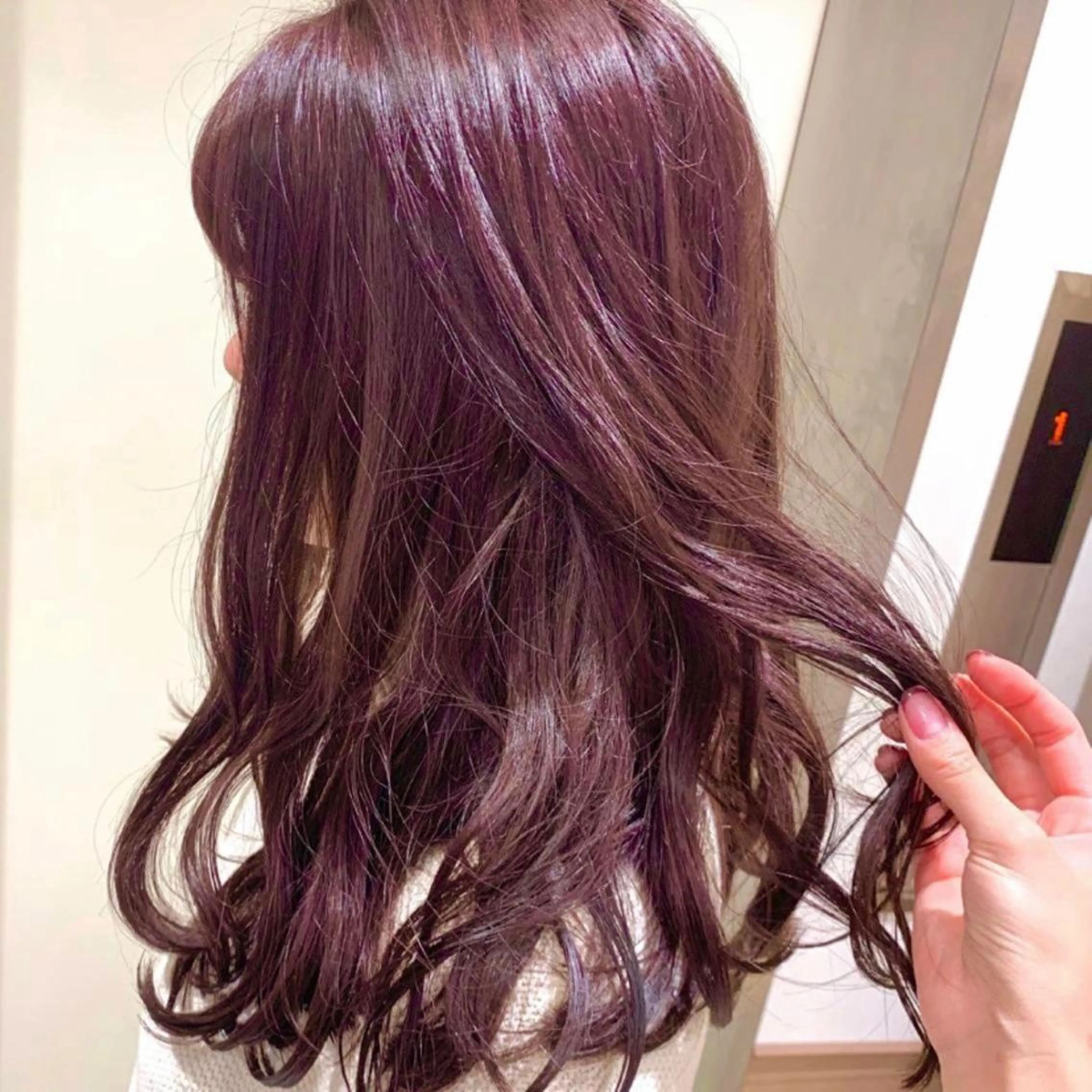 ロング カラー ヘアアレンジ ハイトーン特化 川井優汰のヘアスタイル