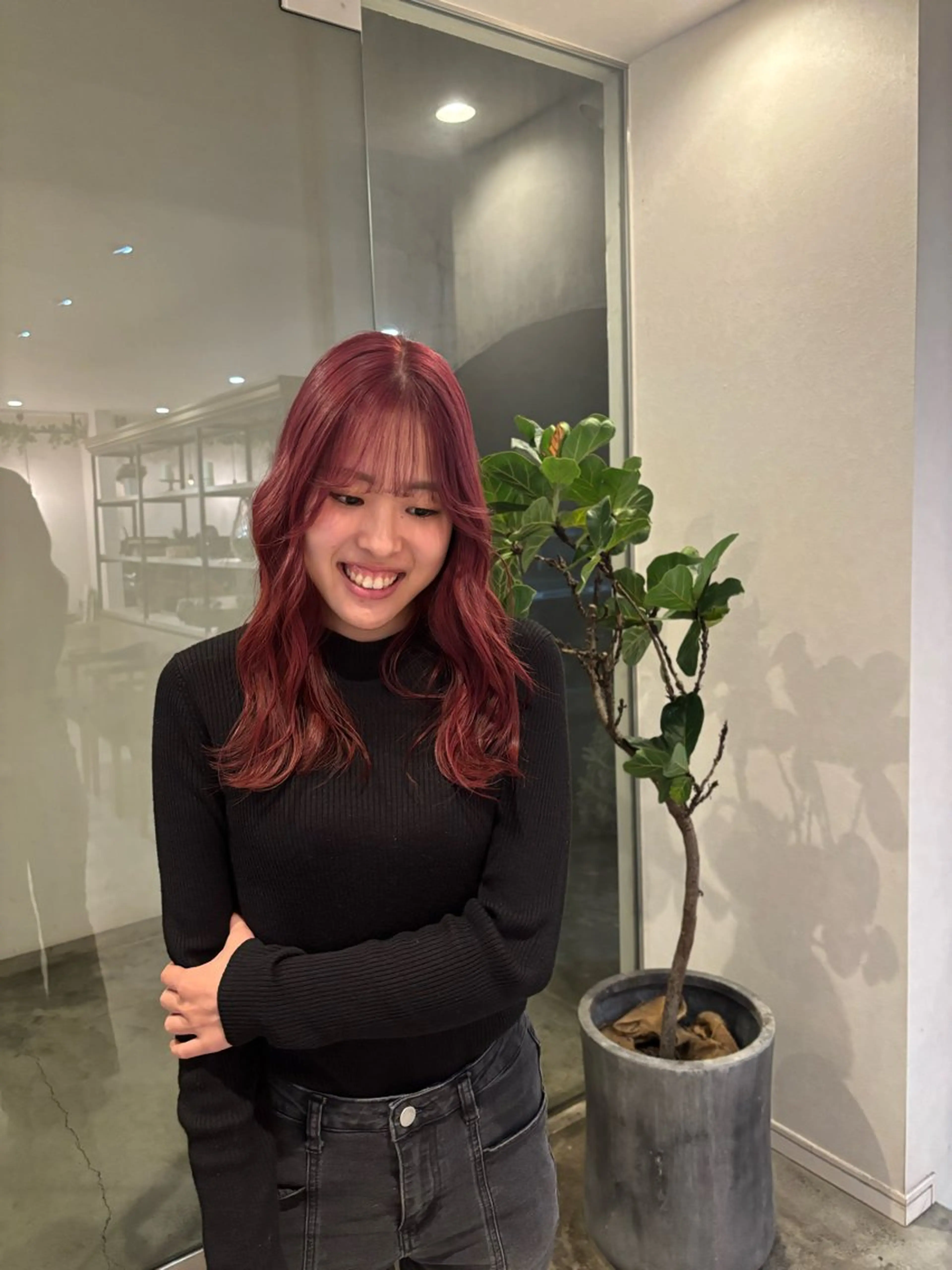 セミロング カラー ブリーチ 河田 綺香のヘアスタイル