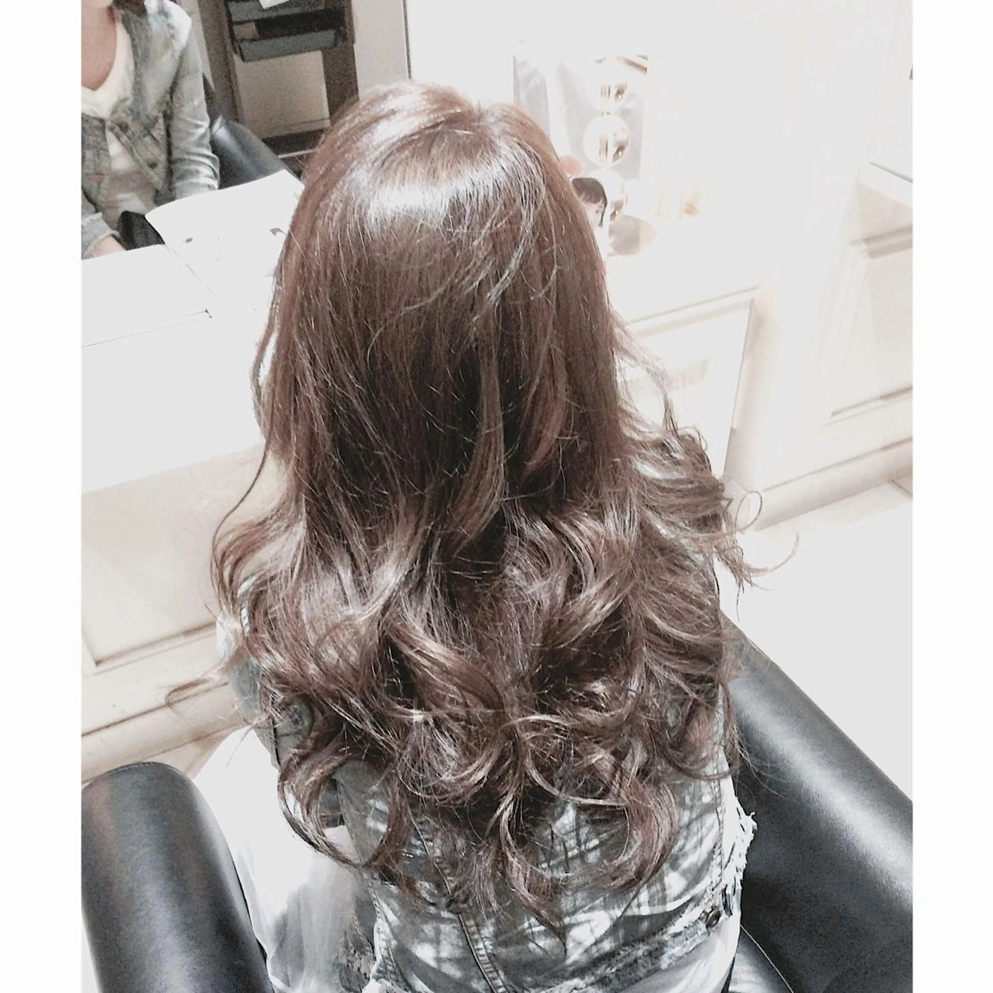 ロング カラー グレージュ ハイトーンカラー na3moe【ナナナモエ】所属・髪質改善✨カラー特化 サロン🎨平尾晃一のヘアスタイル