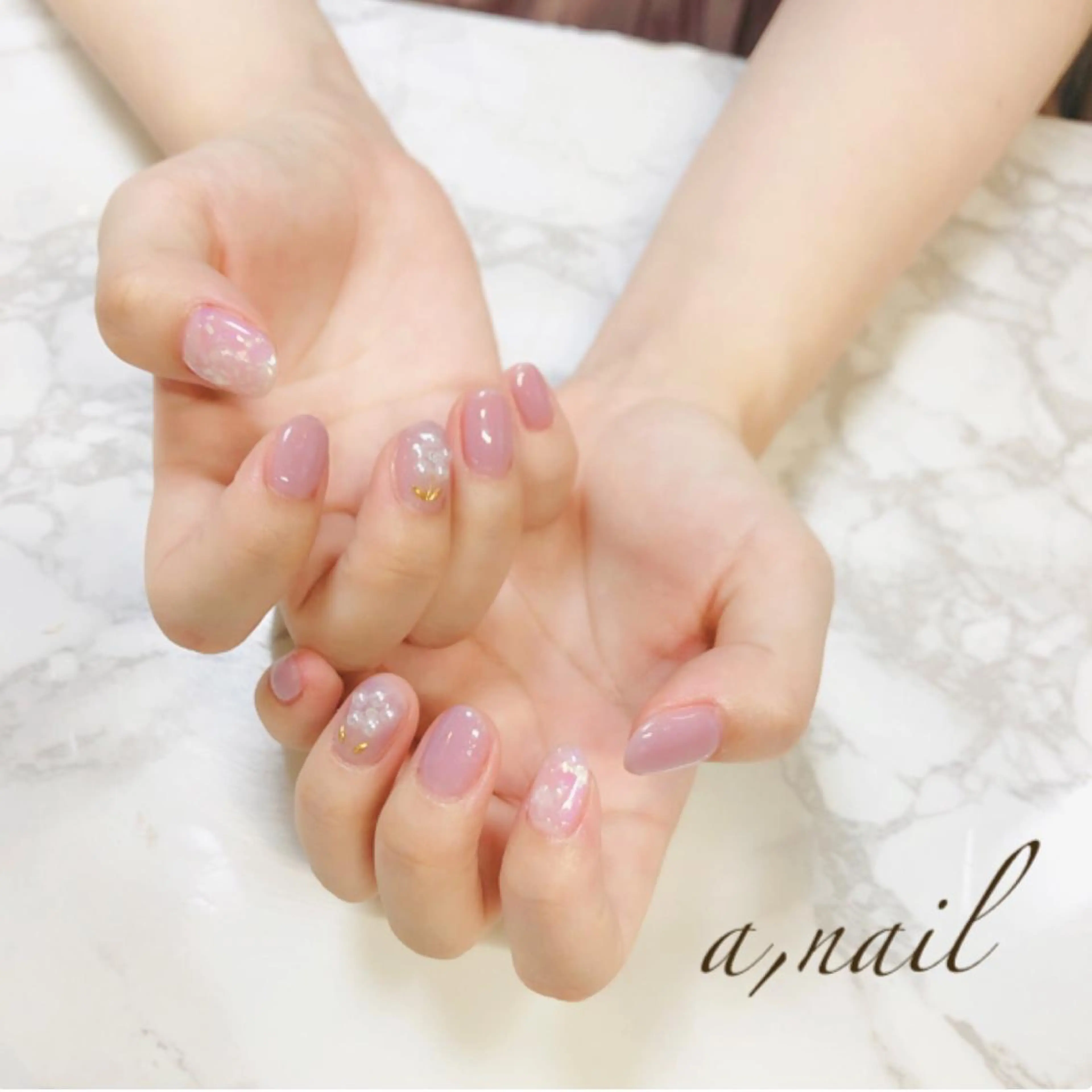 ネイル フットネイル ジェルネイル グラデーション ラメ(グリッター) ラメグラデーション ハンドネイル ネイルサロン エーネイルのネイルデザイン