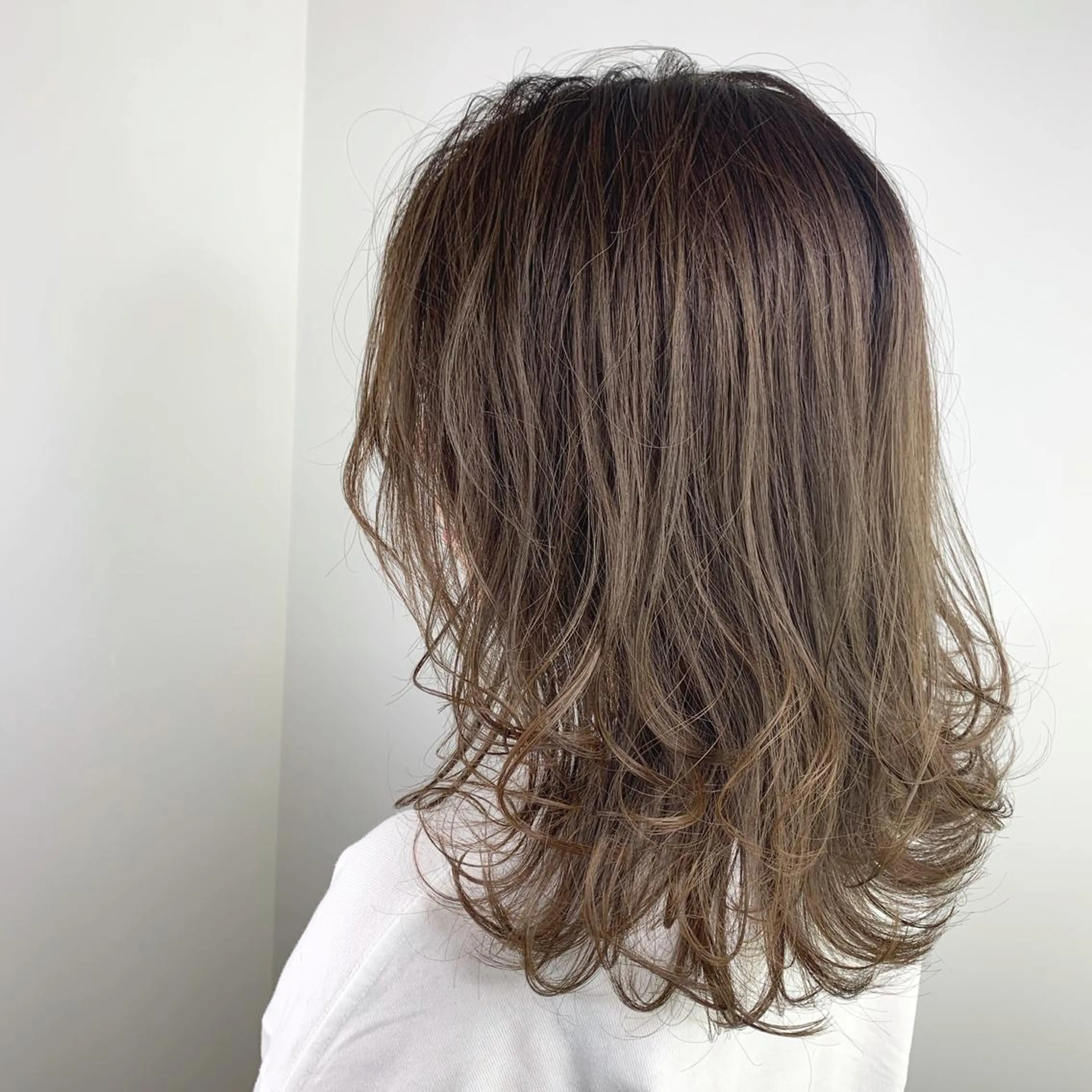 ミディアム カット ヘアカラー トリートメント _WHITE京橋店所属・【White京橋】 岸　拓斗のヘアスタイル