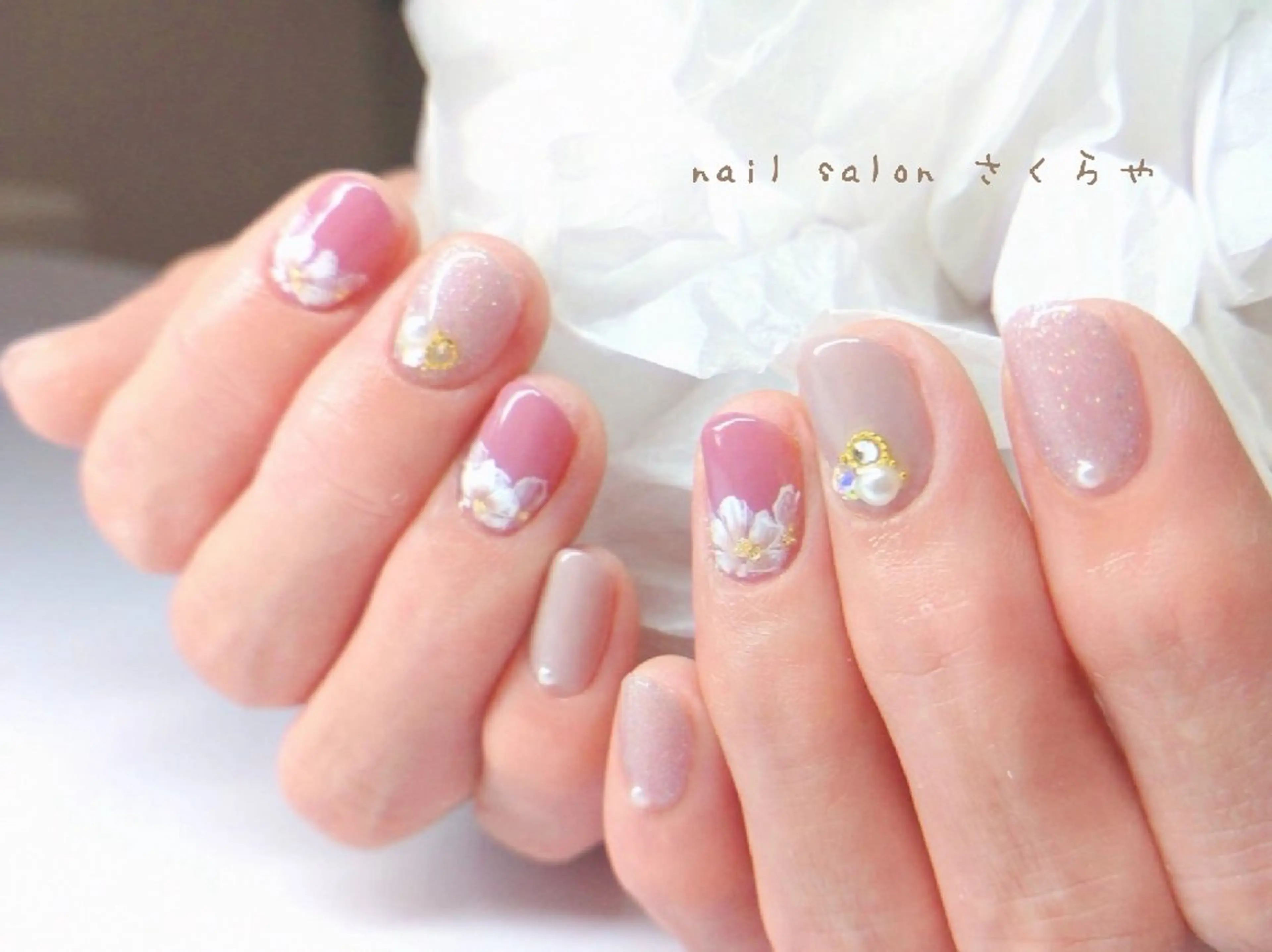ネイル 成人式 ガーリー ブライダルネイル さくらや❤ パラジェル使用のネイルデザイン