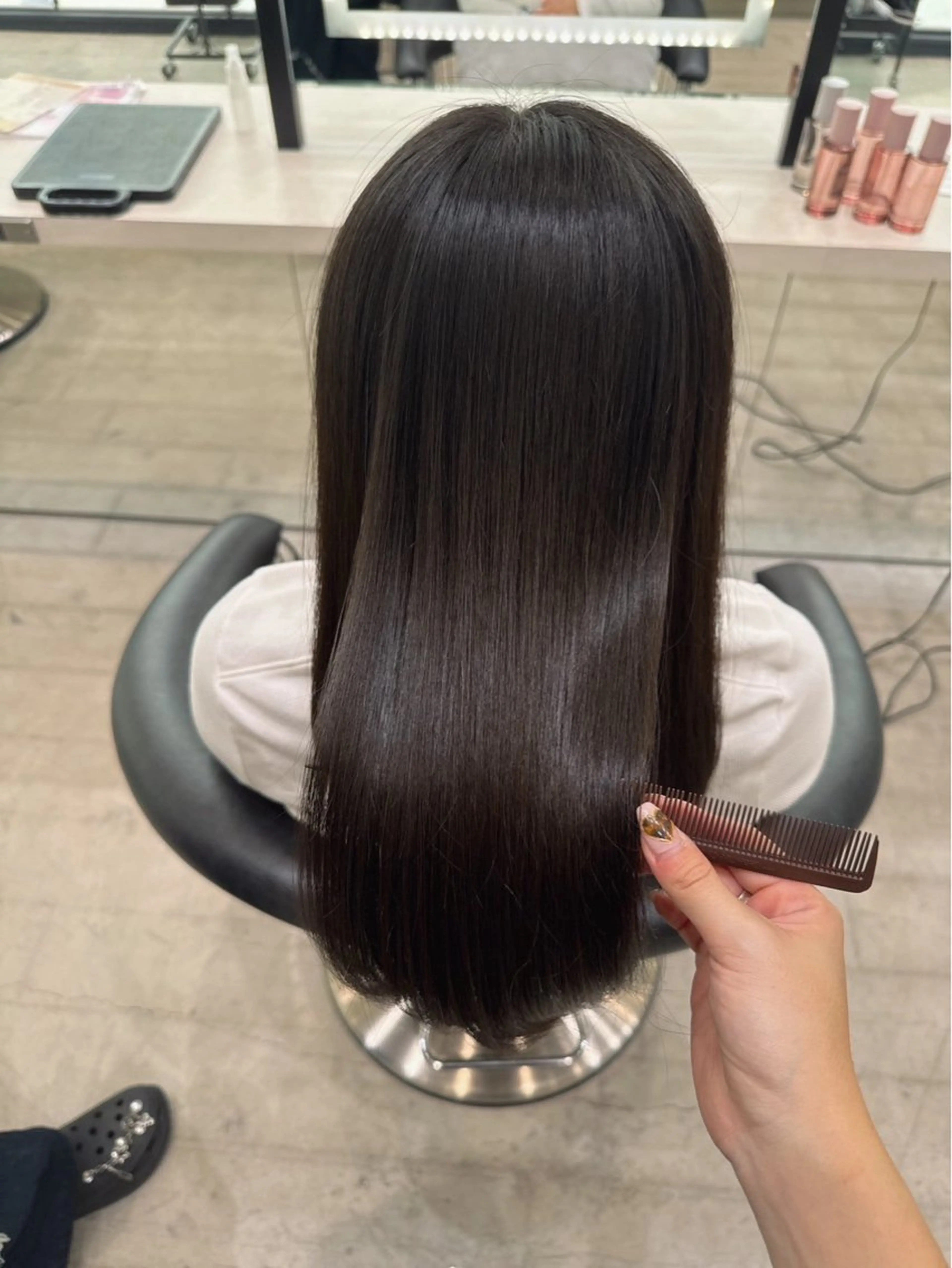 ロング みっちー/ブリーチカ ラー/似合わせカラーのヘアスタイル