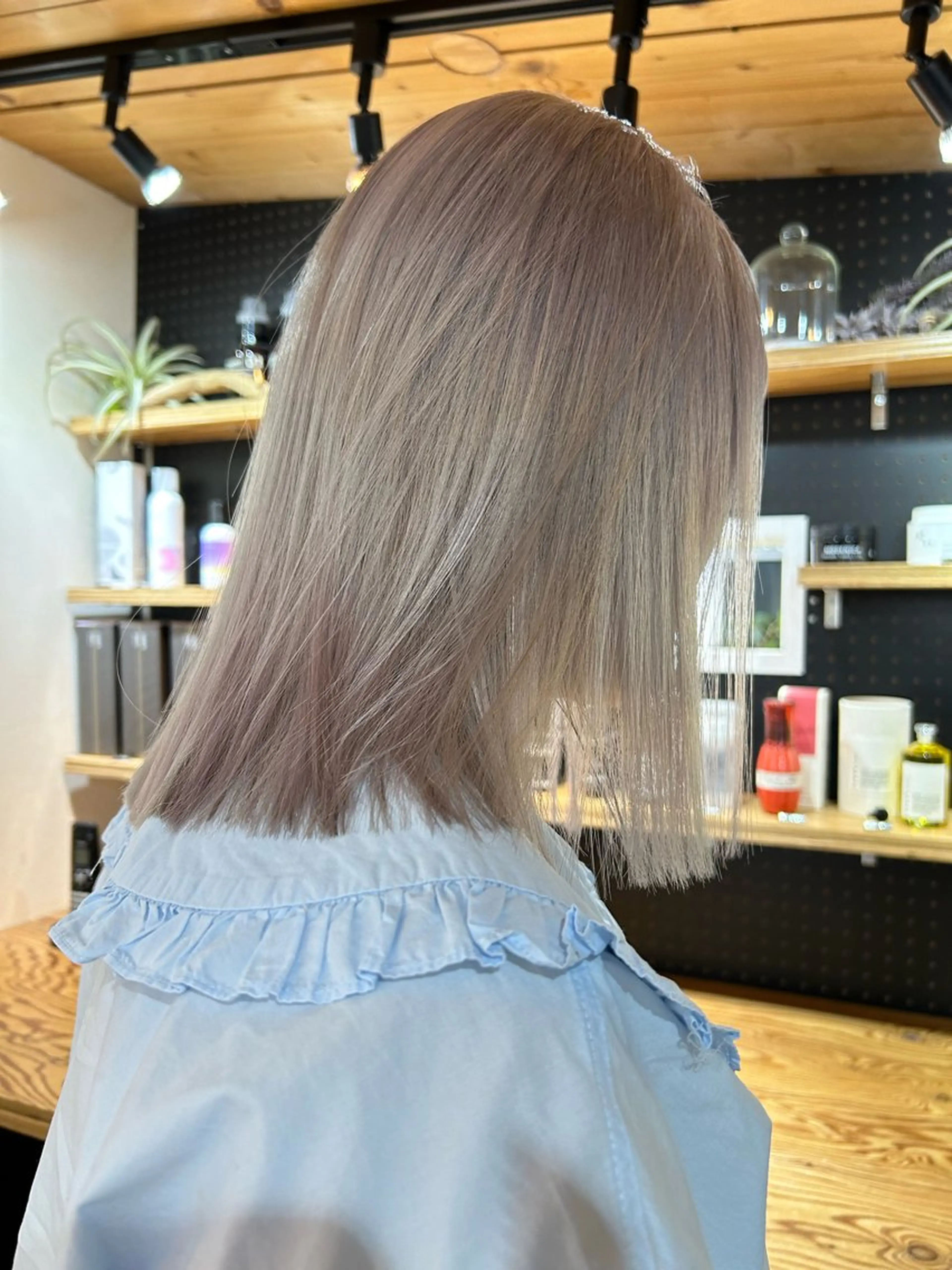 ミディアム カラー ブロンド ホワイトブロンド カット ヘアカラー トリートメント 🧸艶々韓国ヘア 🧁mizunaのヘアスタイル