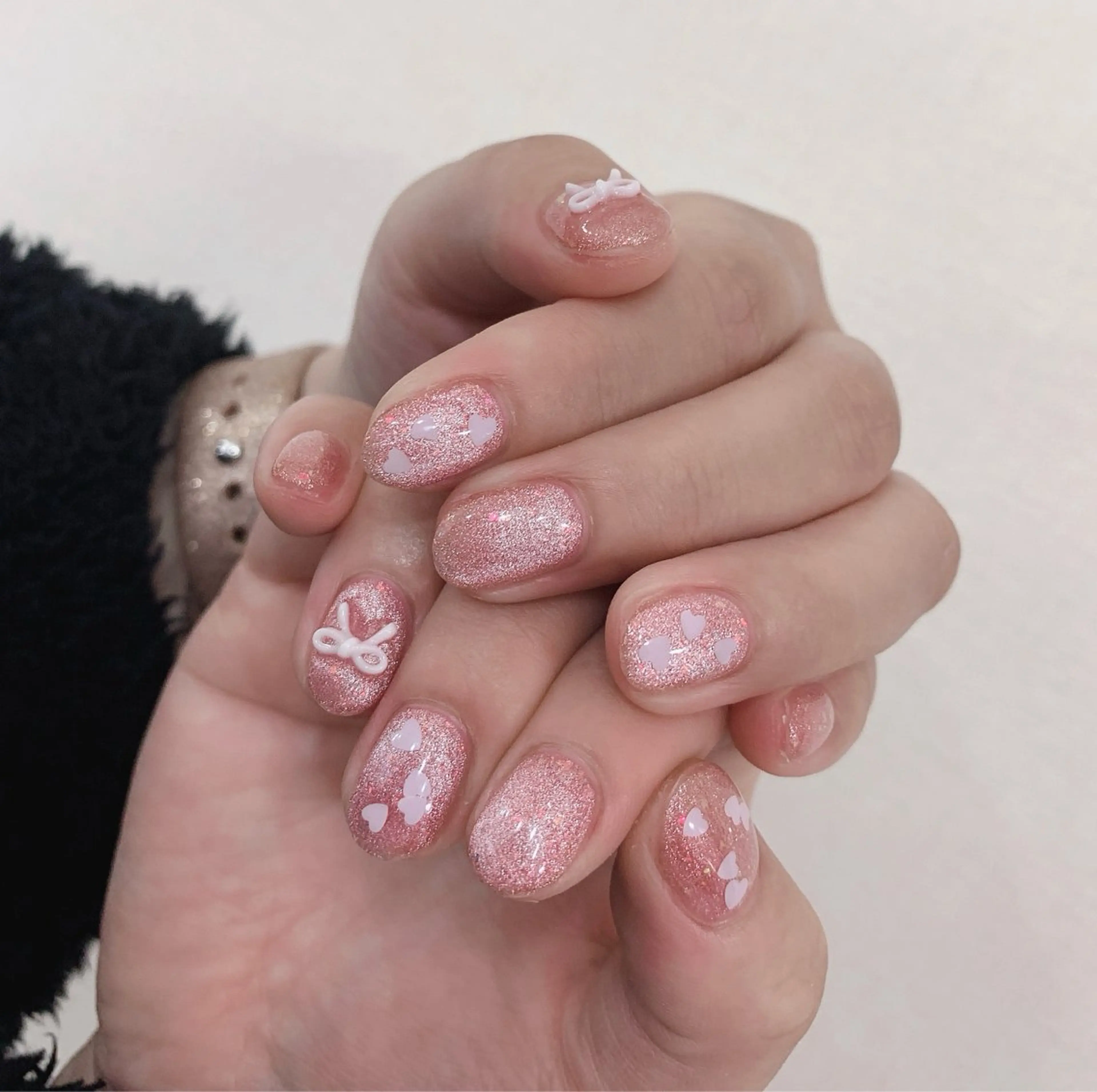 ネイル キラキラネイル シンプルネイル 春ネイル ワンホンネイル ハンドネイル Rainbow Nailのネイルデザイン