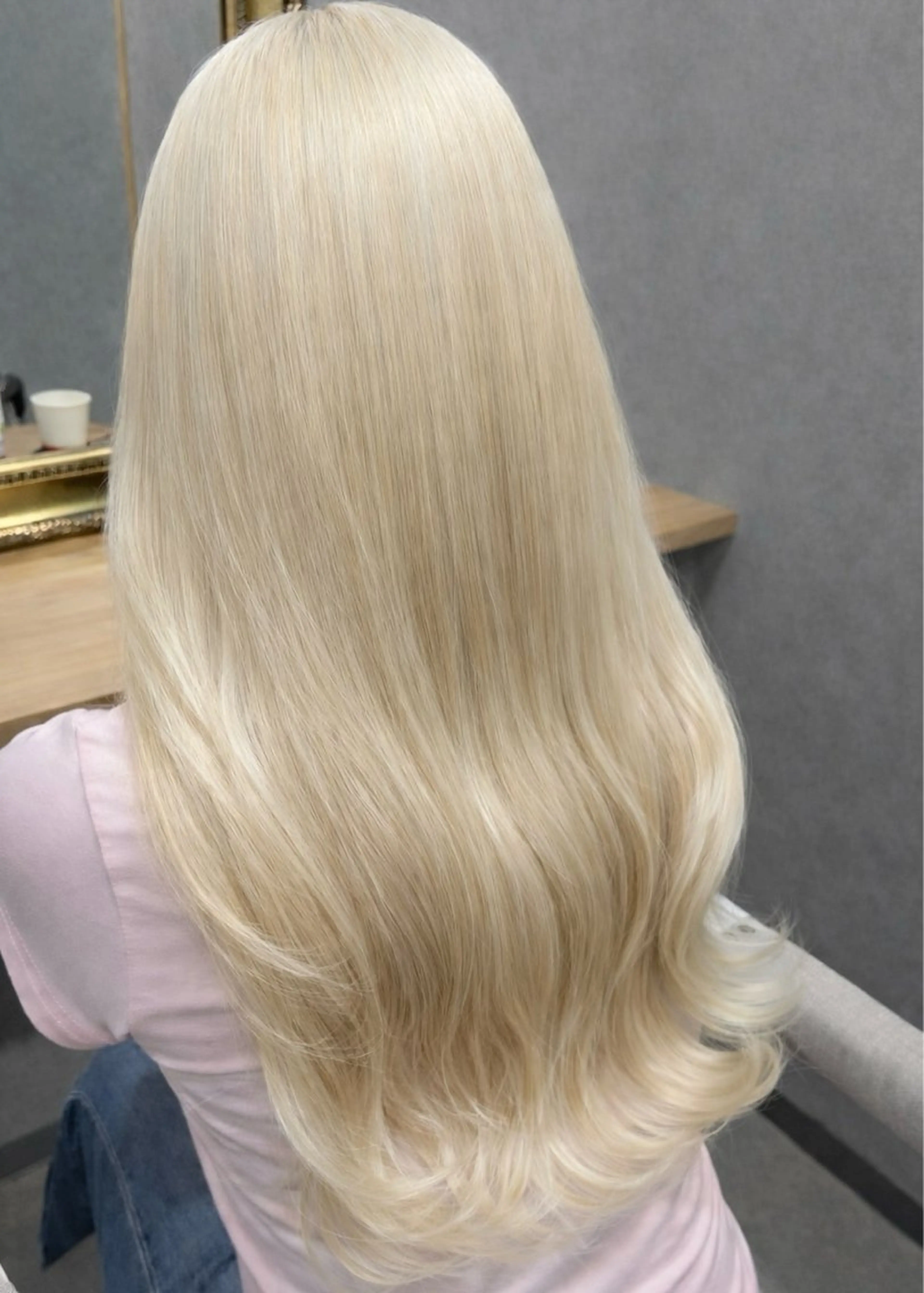 ロング カラー ブロンド ホワイトブロンド ヘアカラー トリートメント ミルクティー職人× HIROSEのヘアスタイル