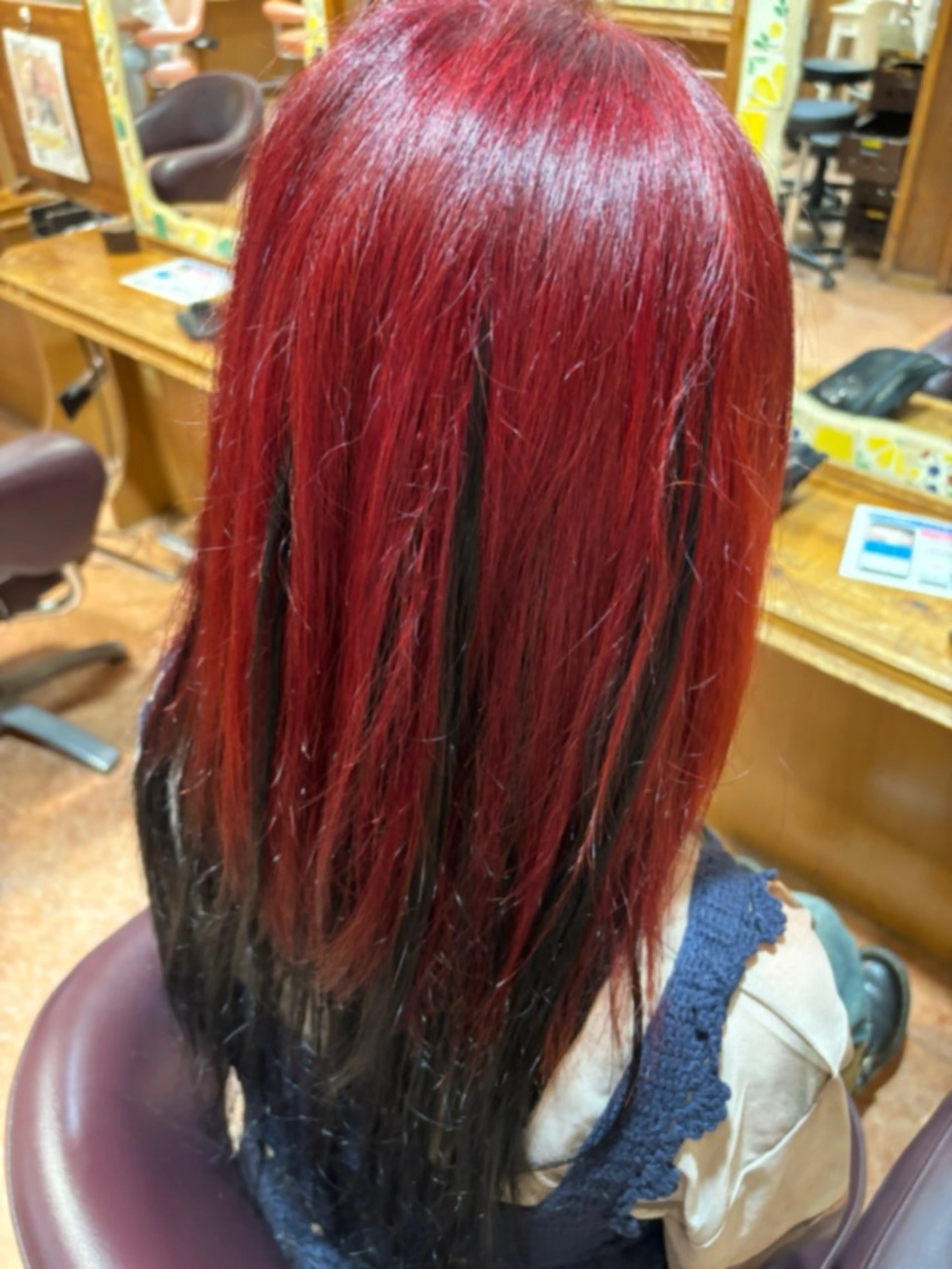 カラー 在原 和佳のヘアスタイル