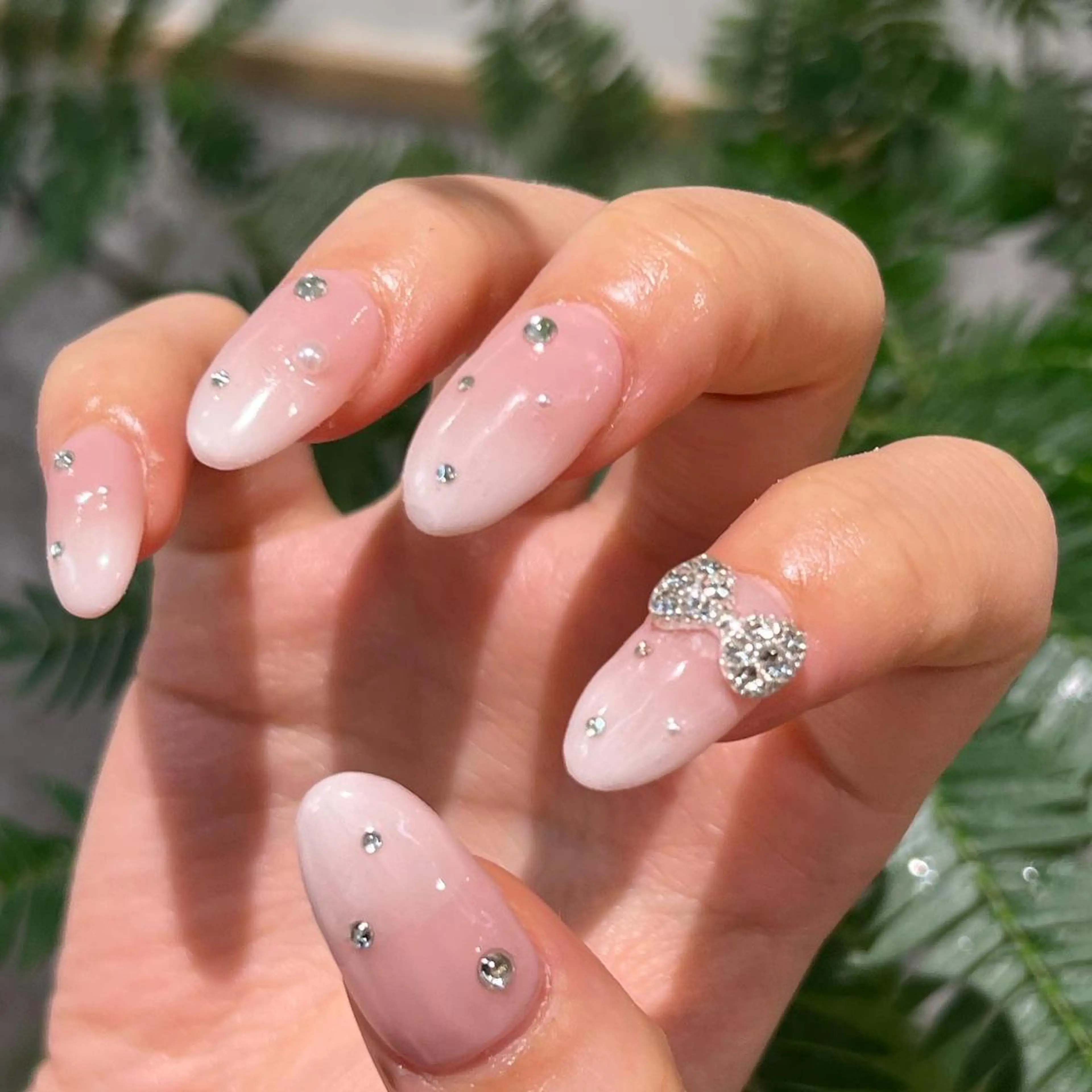 【自爪ジェル：シンプルデザイン】(マグネット・ミラー・オーロラ・フレンチ・グラデーション)の写真