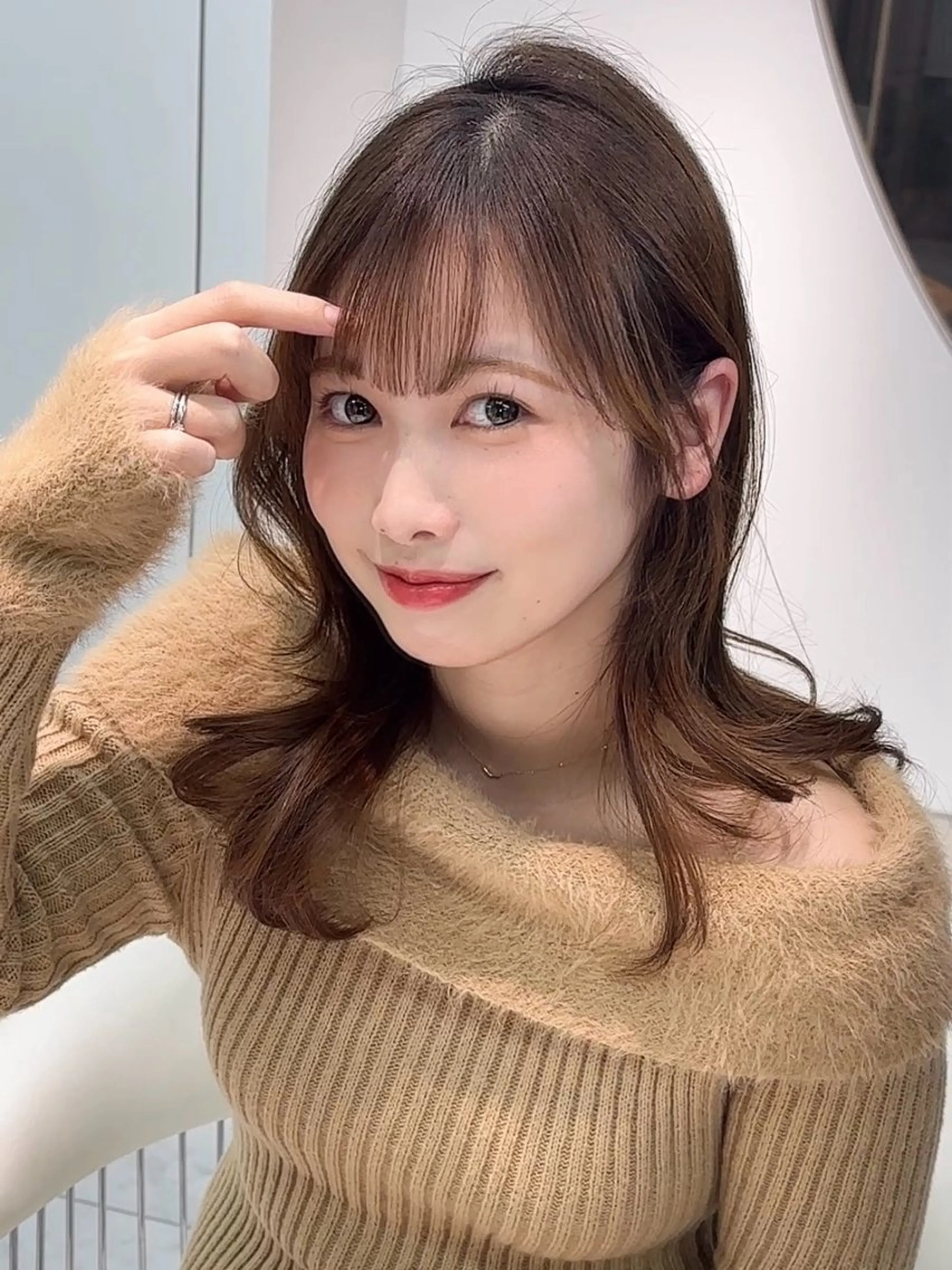 セミロング カット ヘアカラー トリートメント Lond  Emi 艶髪モテヘアのヘアスタイル