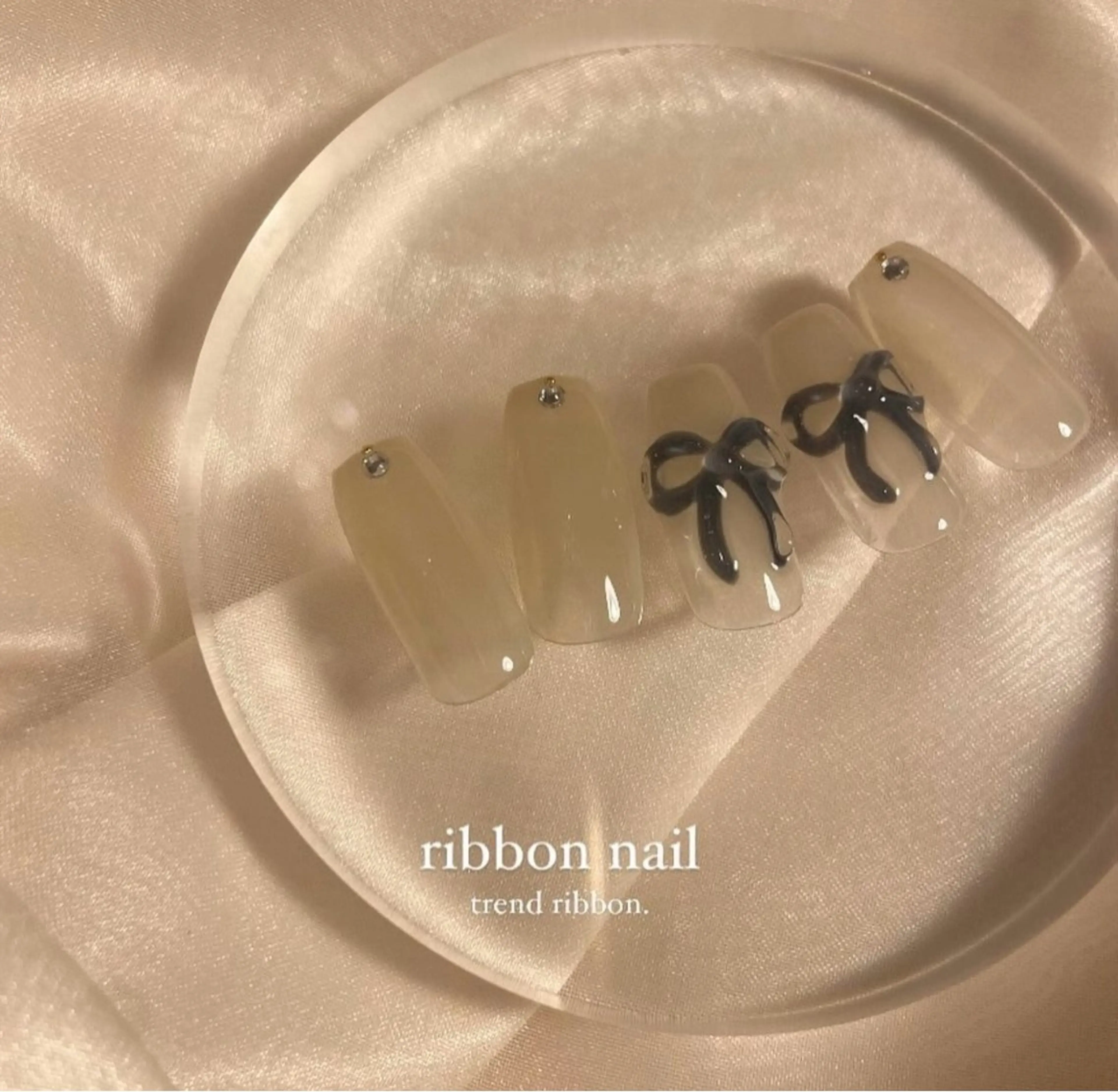 ネイル Luneil VIP Deskのネイルデザイン