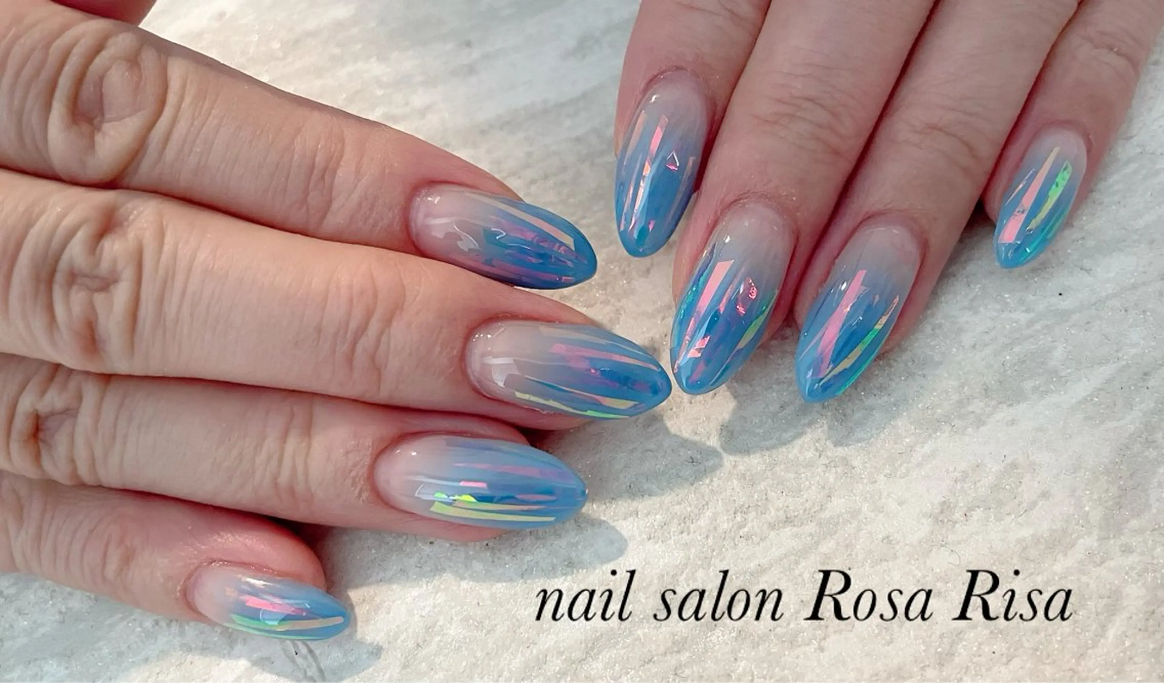 ネイル オーロラネイル ブルー ネイルスタジオ シェイクユアハンズのネイルデザイン