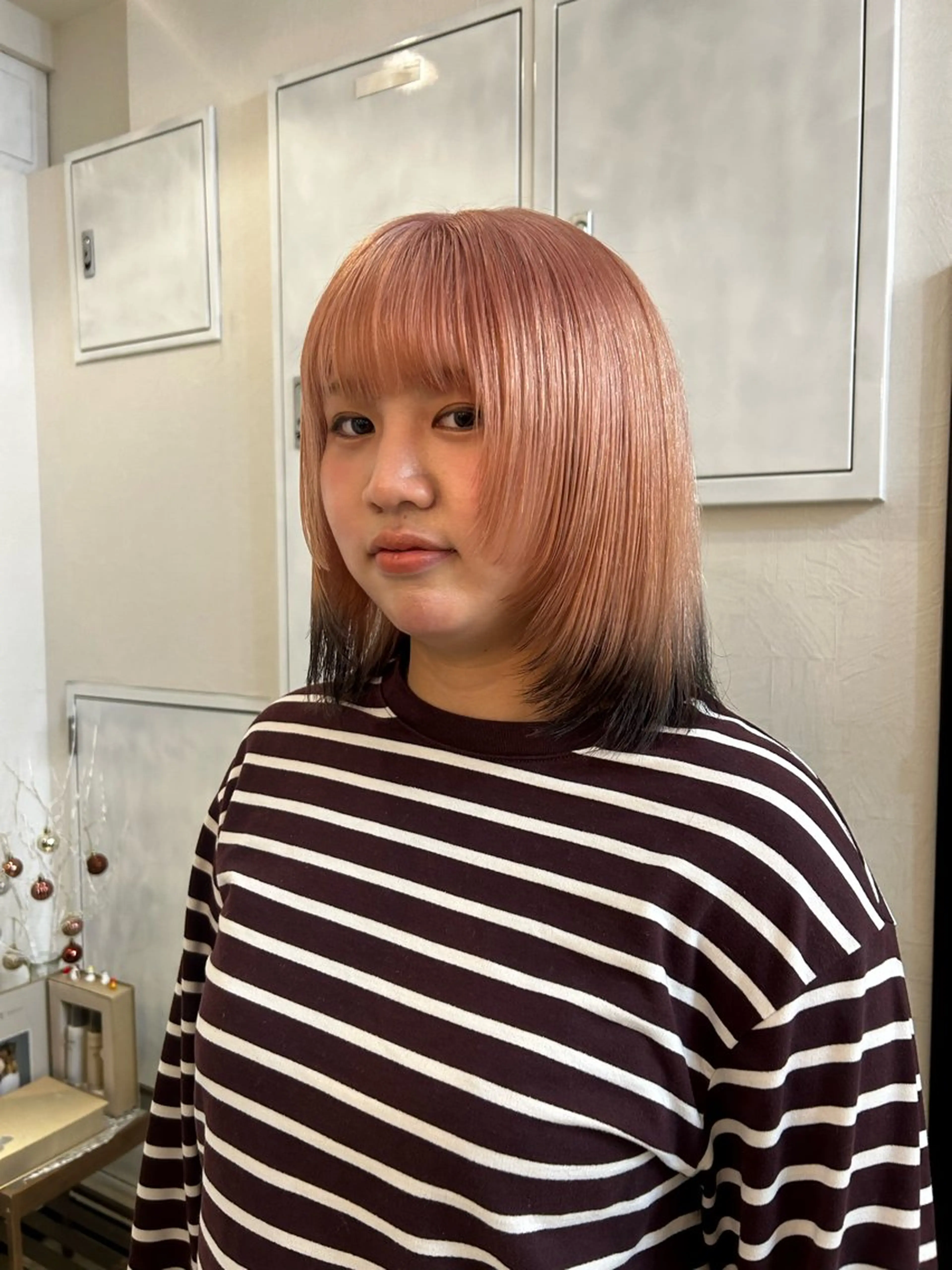 ミディアム ヘアカラー トリートメント Yui. レイヤー/パーマのヘアスタイル