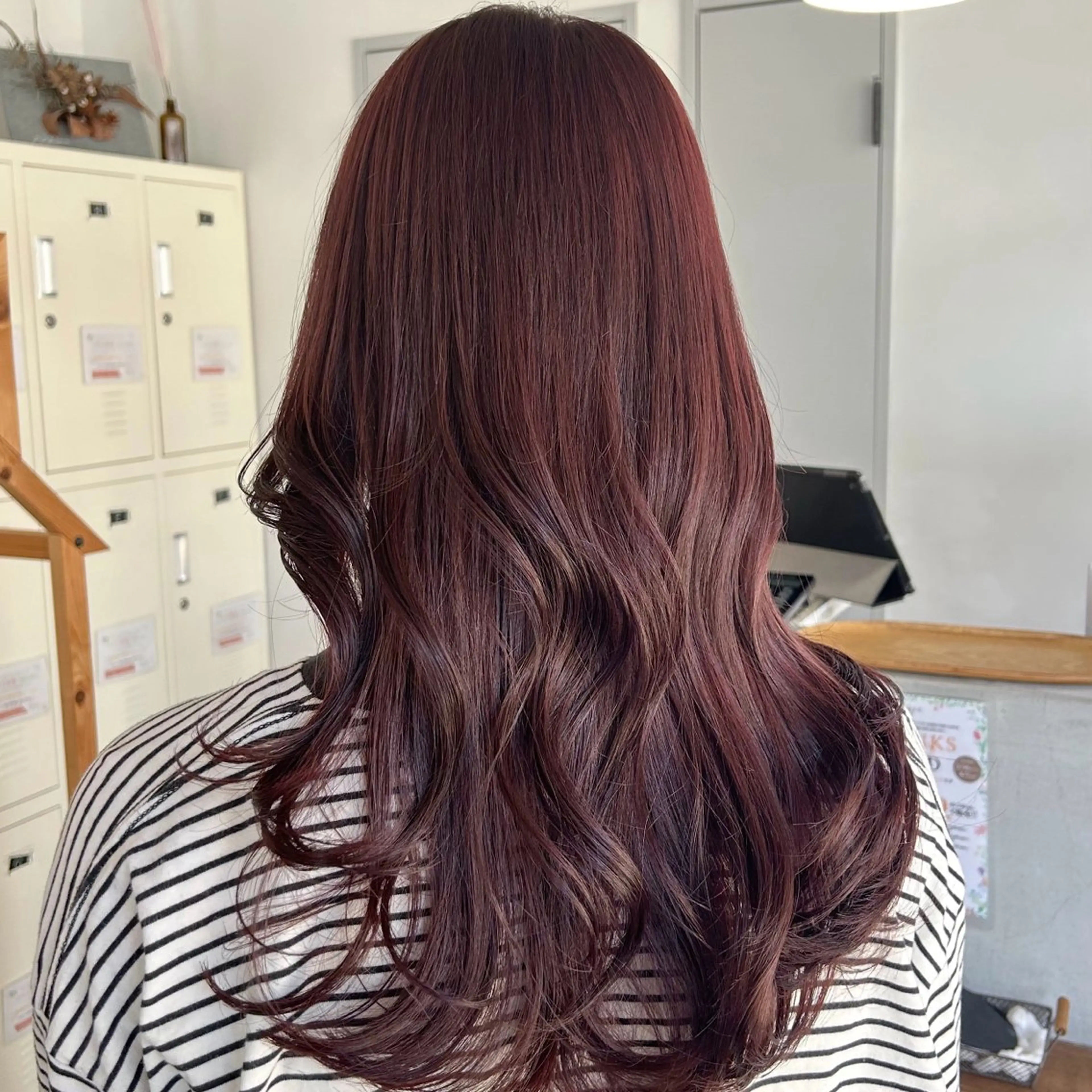 ロング カラー ブリーチ ダブルカラー ブリーチなしカラー 烏丸/顔周りカット/ くびれヘア/奈実のヘアスタイル