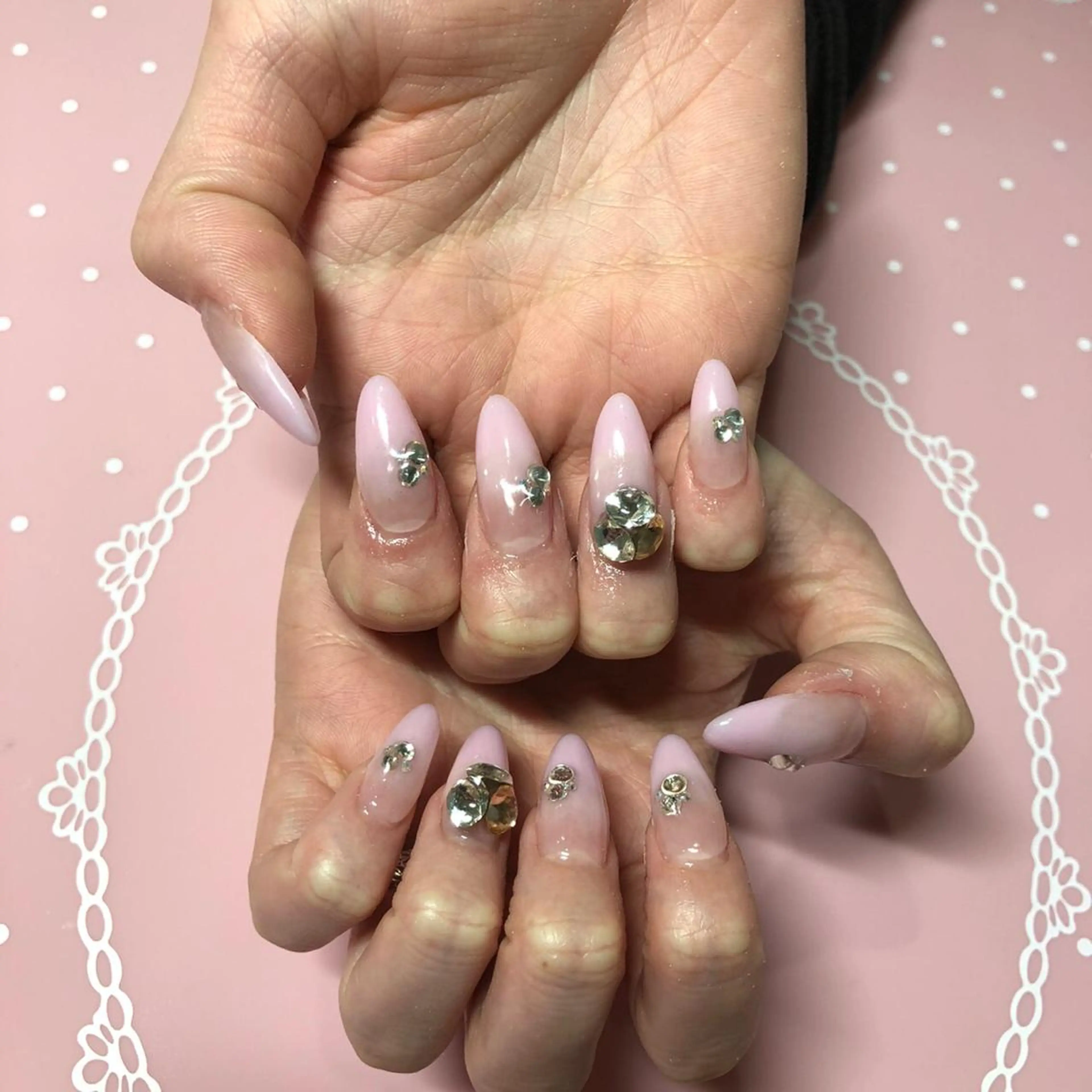 ミディアム ネイル グラデーション ハンドネイル 《LB》ラブリエ Nail&eyeのマツエク・マツパデザイン
