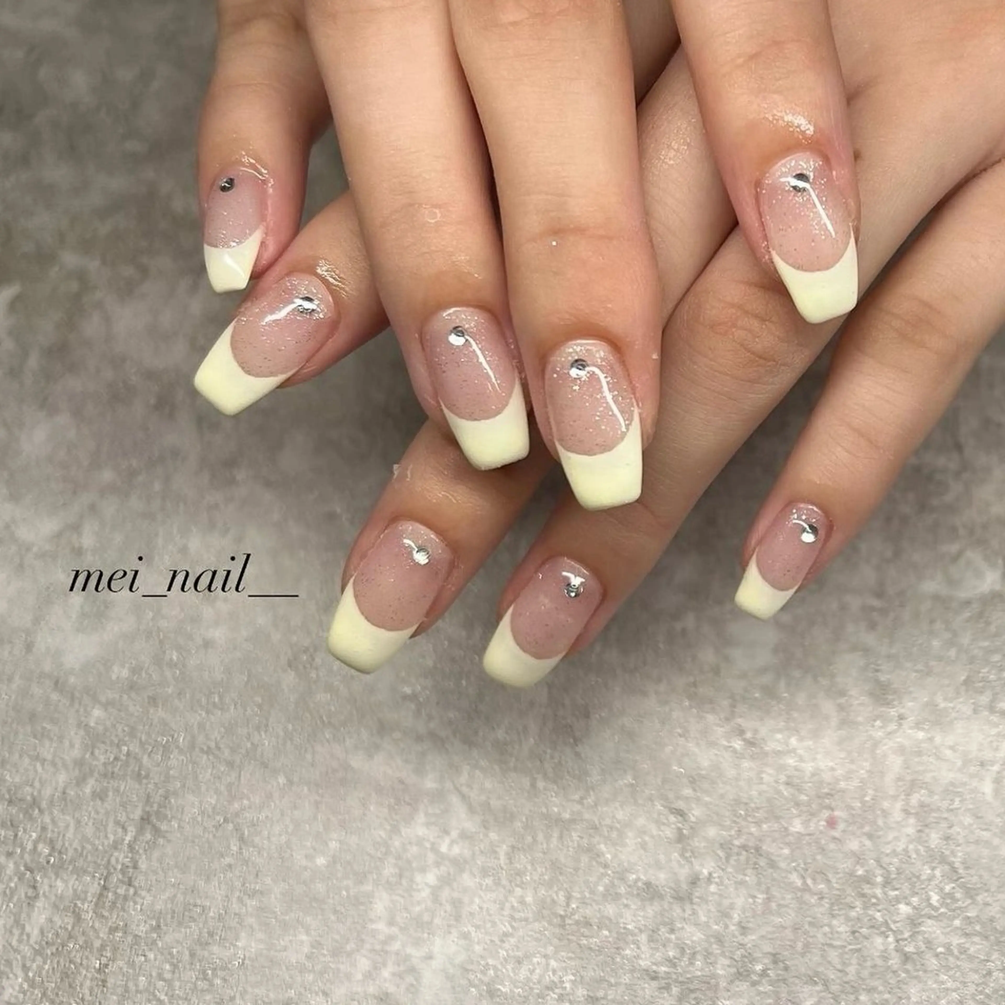 フレンチorカラーグラデーション💅〈オフオン〉の写真